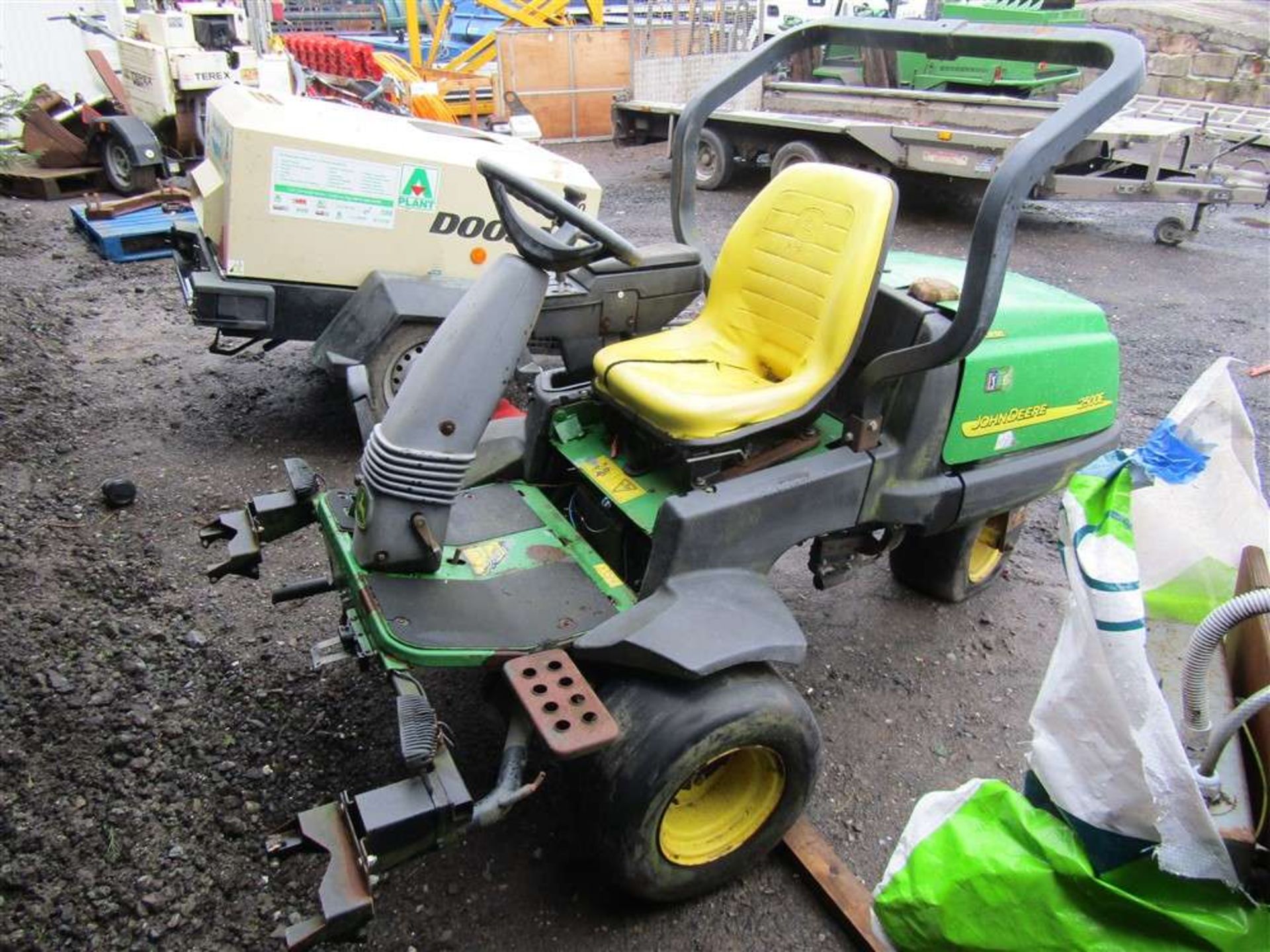 John Deere 2500E Diesel Mower - Image 2 of 4