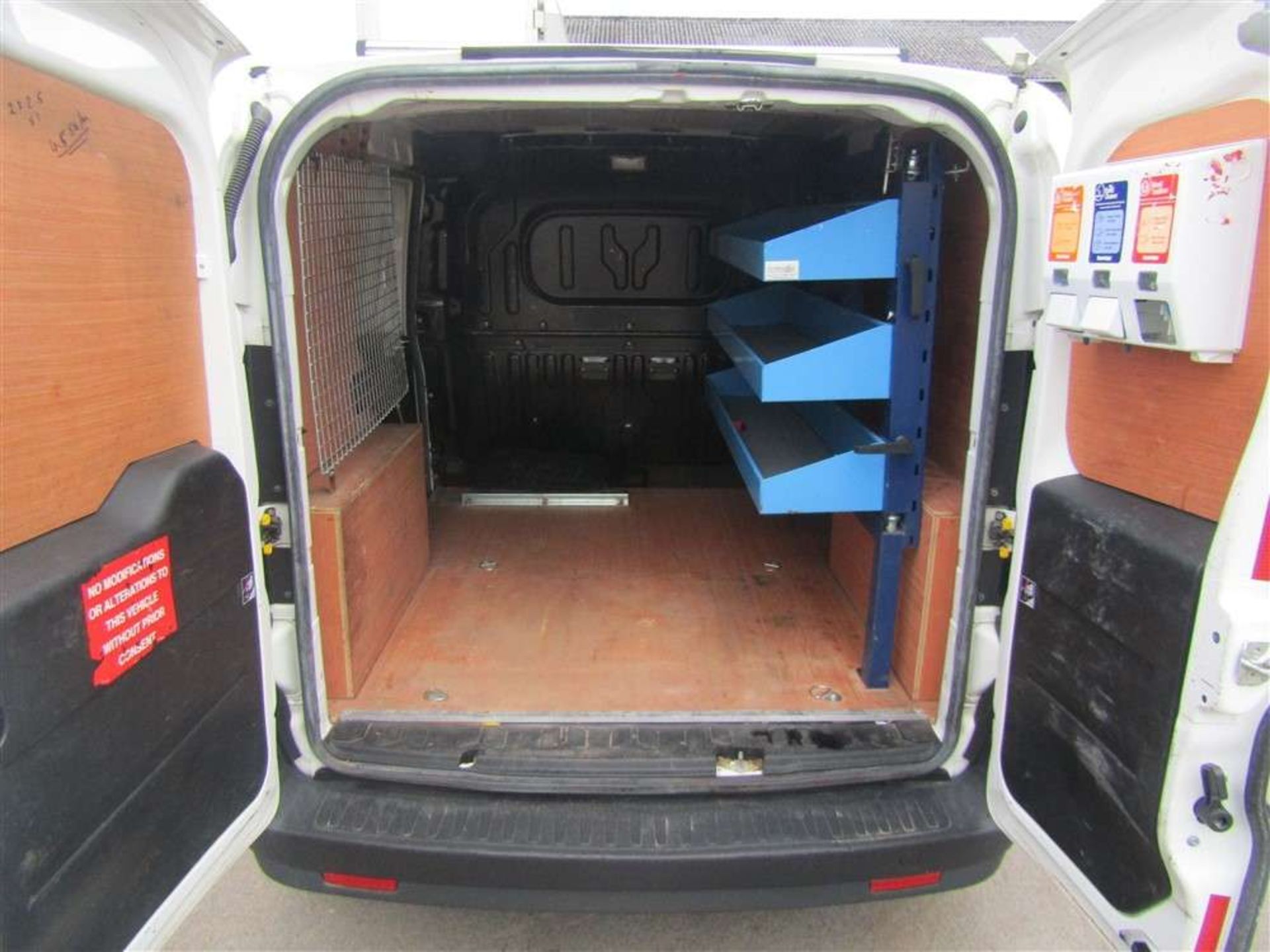 2013 63 reg Vauxhall Combo 2300 CDTI - Image 5 of 7