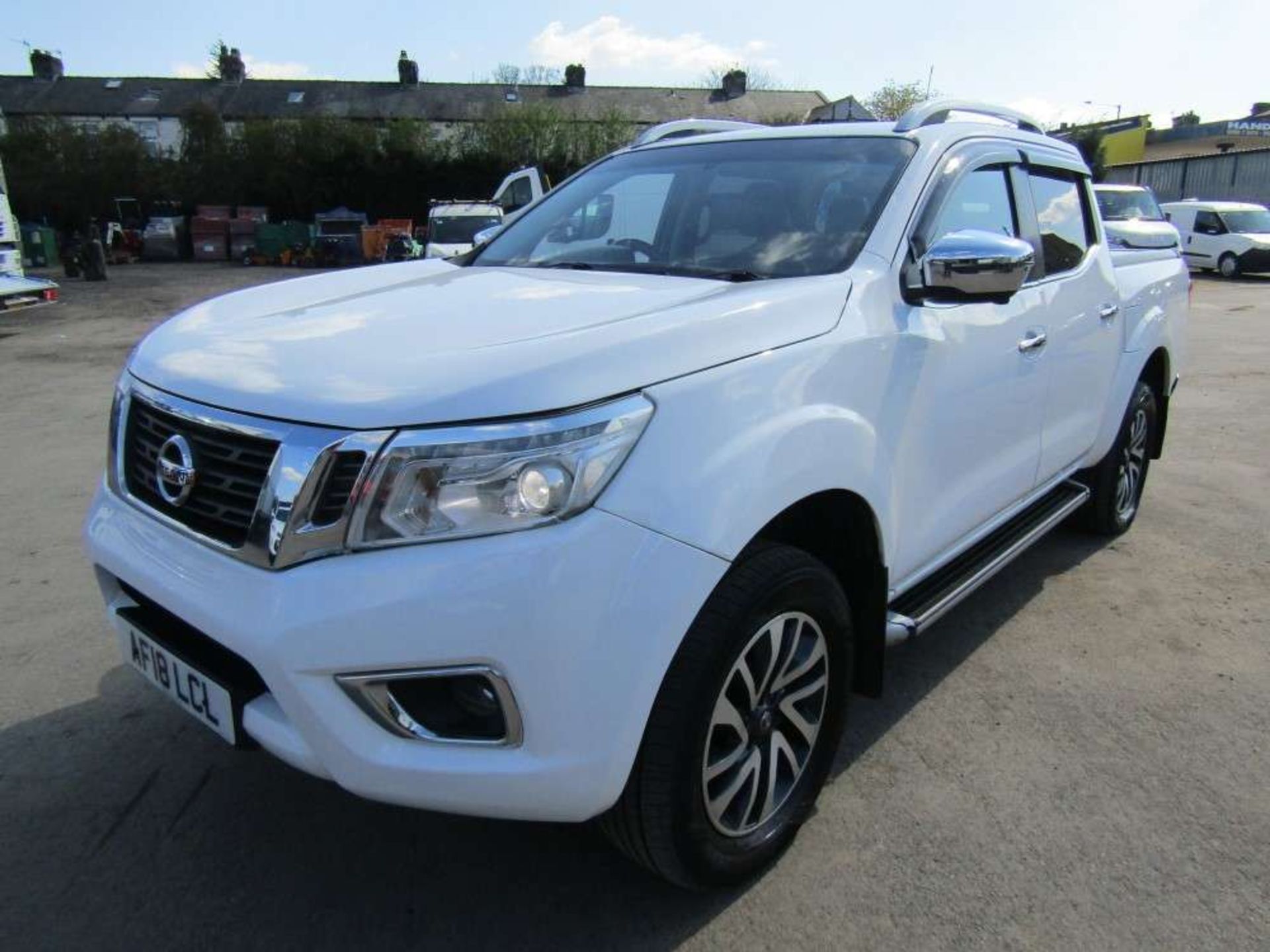 2018 18 reg Nissan Navara Tekna DCI - Image 2 of 6