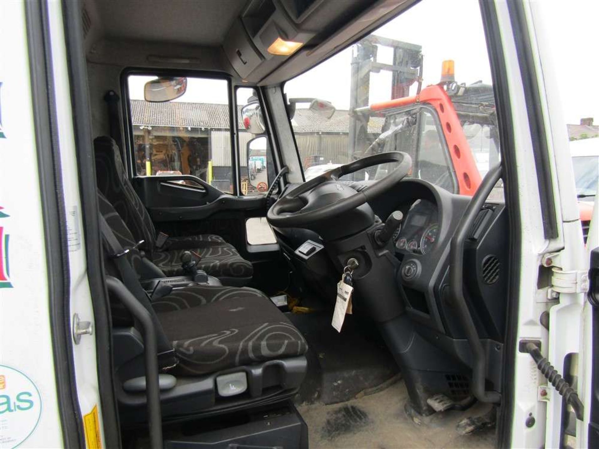 2013 63 reg Iveco 75E16 Flat - Image 5 of 6