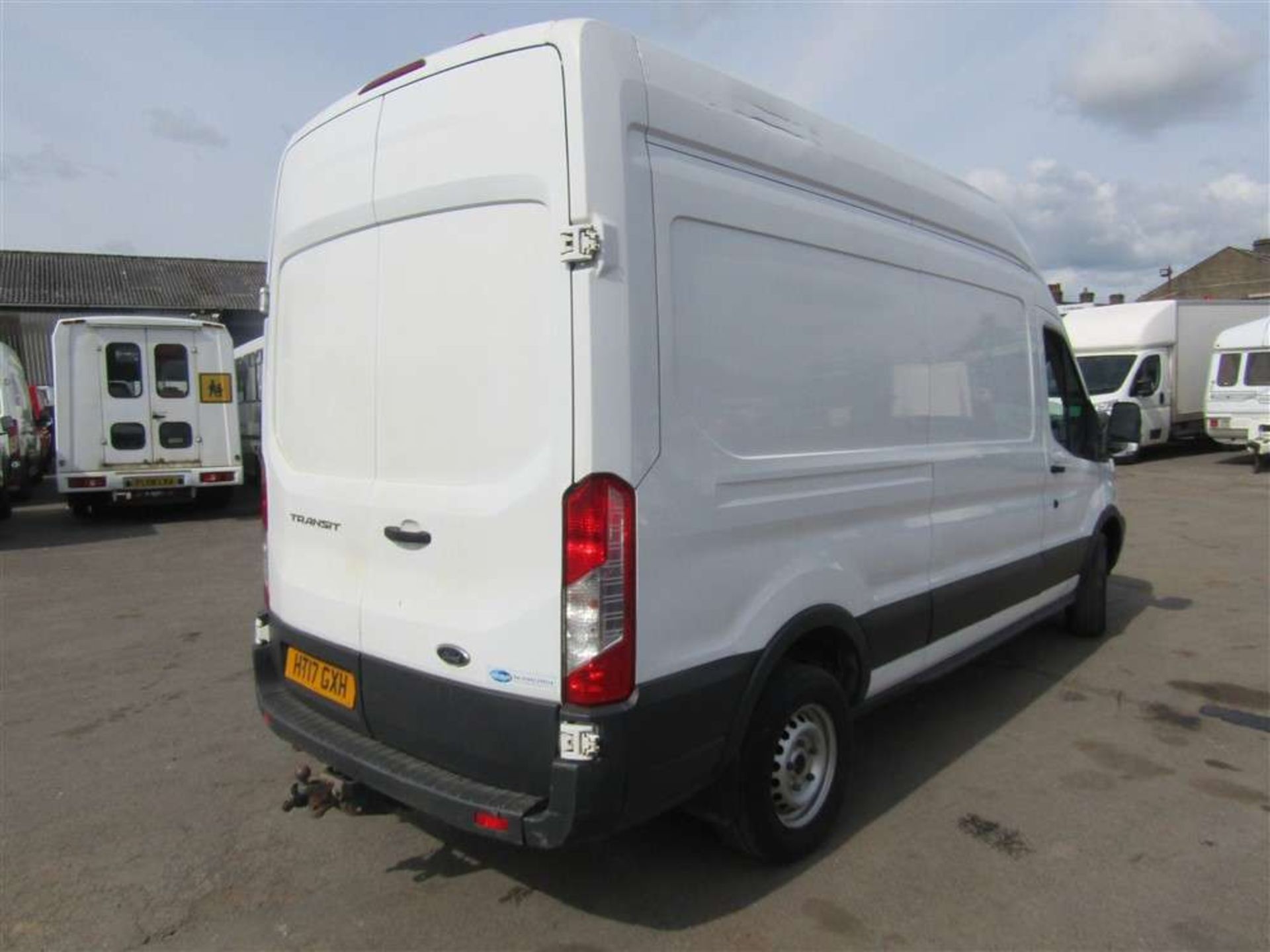 2017 17 reg Ford Transit 350 Panel Van - Image 4 of 7