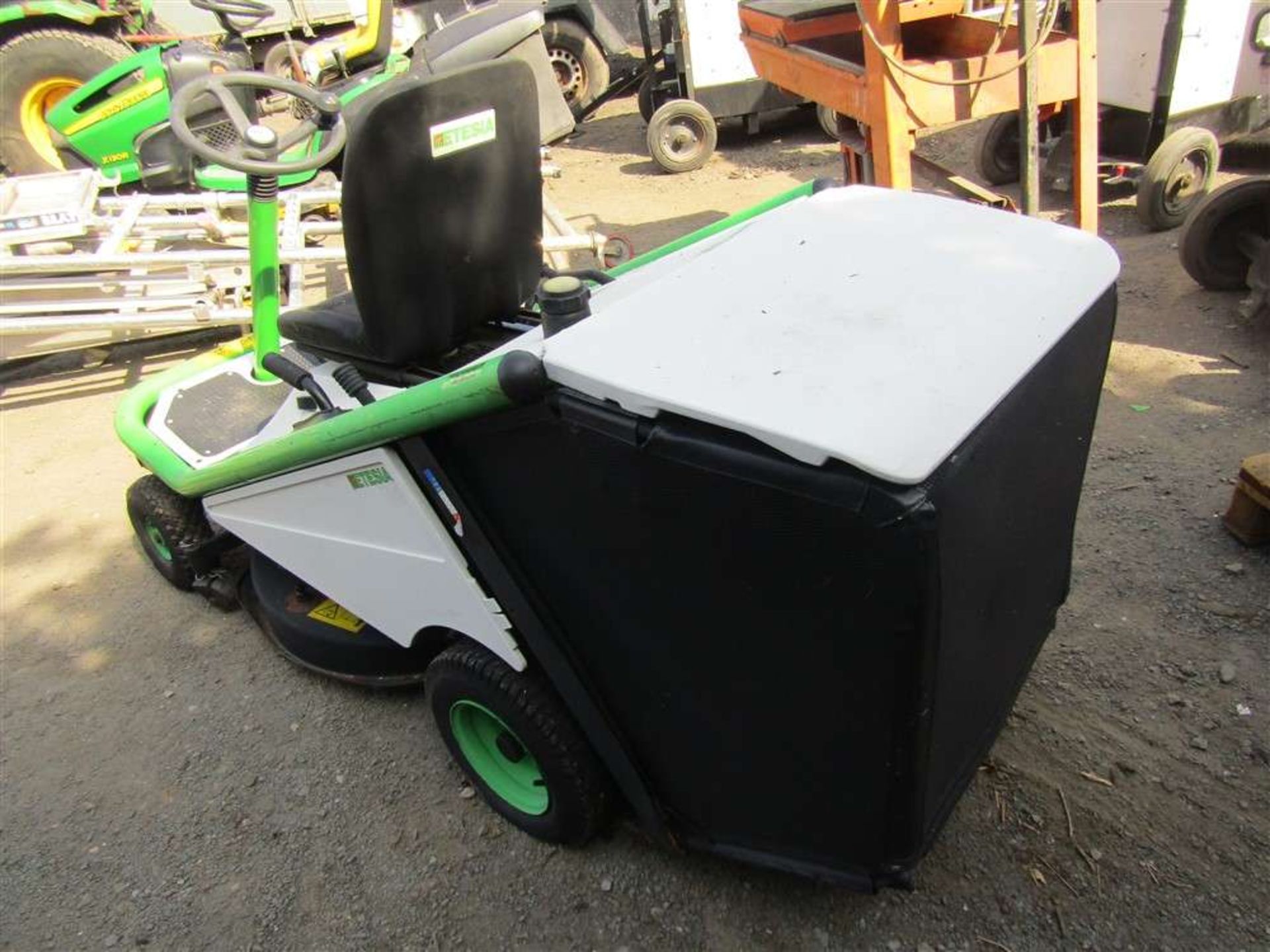 Etesia Bahia MKHE Ride On Mower - Image 3 of 4