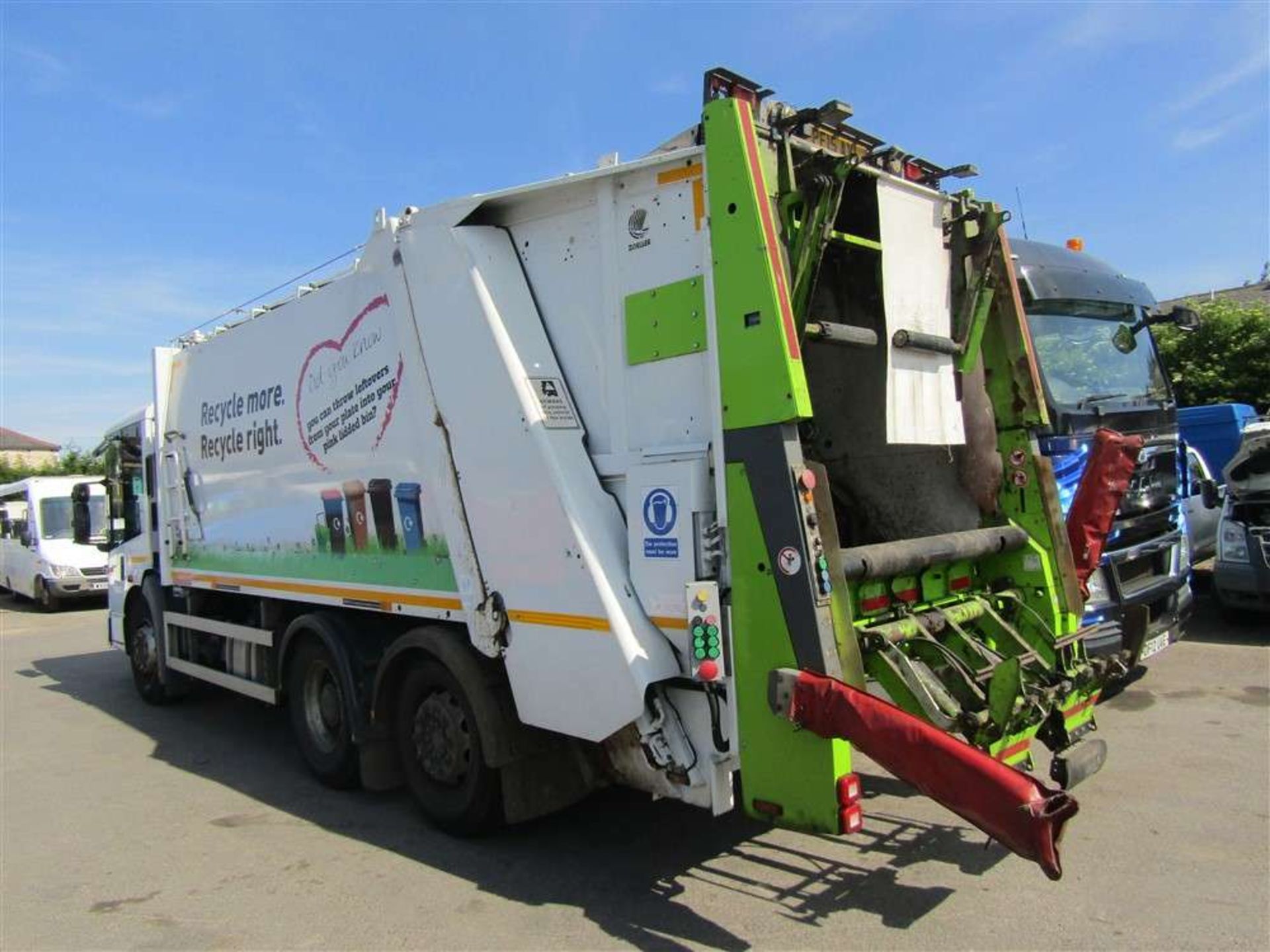 2015 15 reg Mercedes Econic 2630 Refuse Wagon (Direct Council) - Image 3 of 6