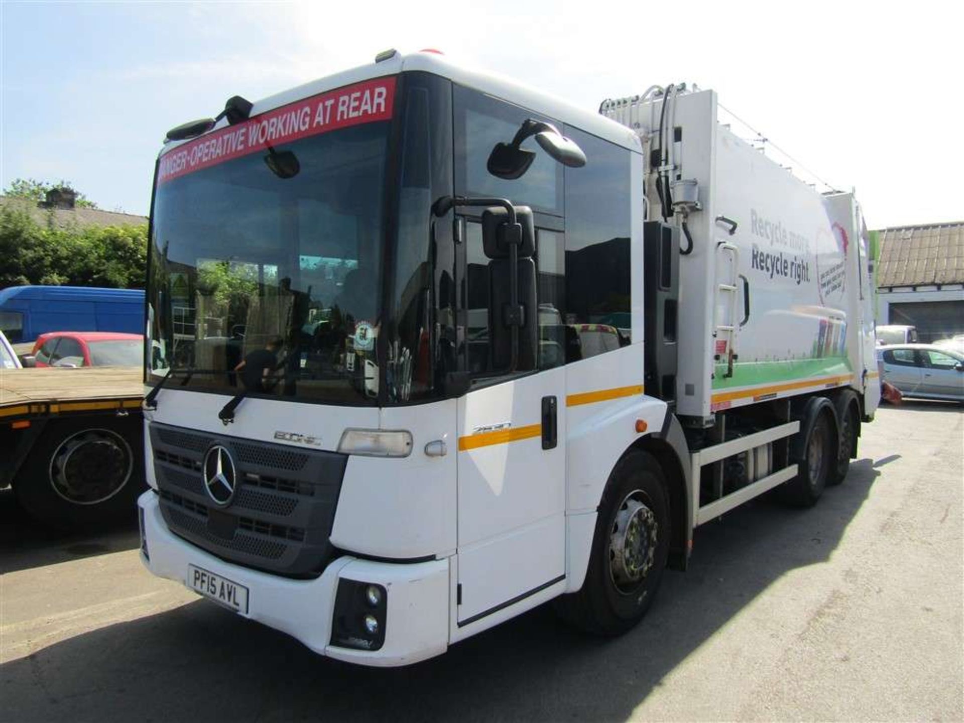 2015 15 reg Mercedes Econic 2630 Refuse Wagon (Direct Council) - Image 2 of 6