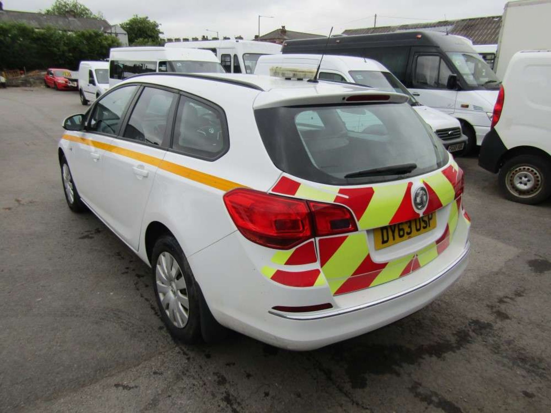 2013 63 reg Vauxhall Astra Exclusiv CDTI Ecoflex SS Estate (Direct Council) - Image 3 of 6