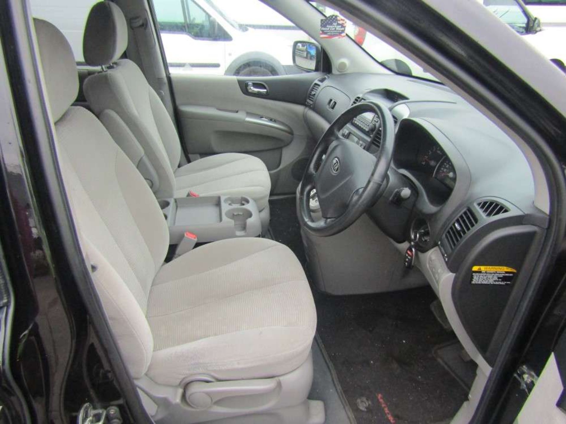 2008 58 reg Kia Sedona CRDI c/w Rear Wheelchair Access (Direct Council) - Image 6 of 7