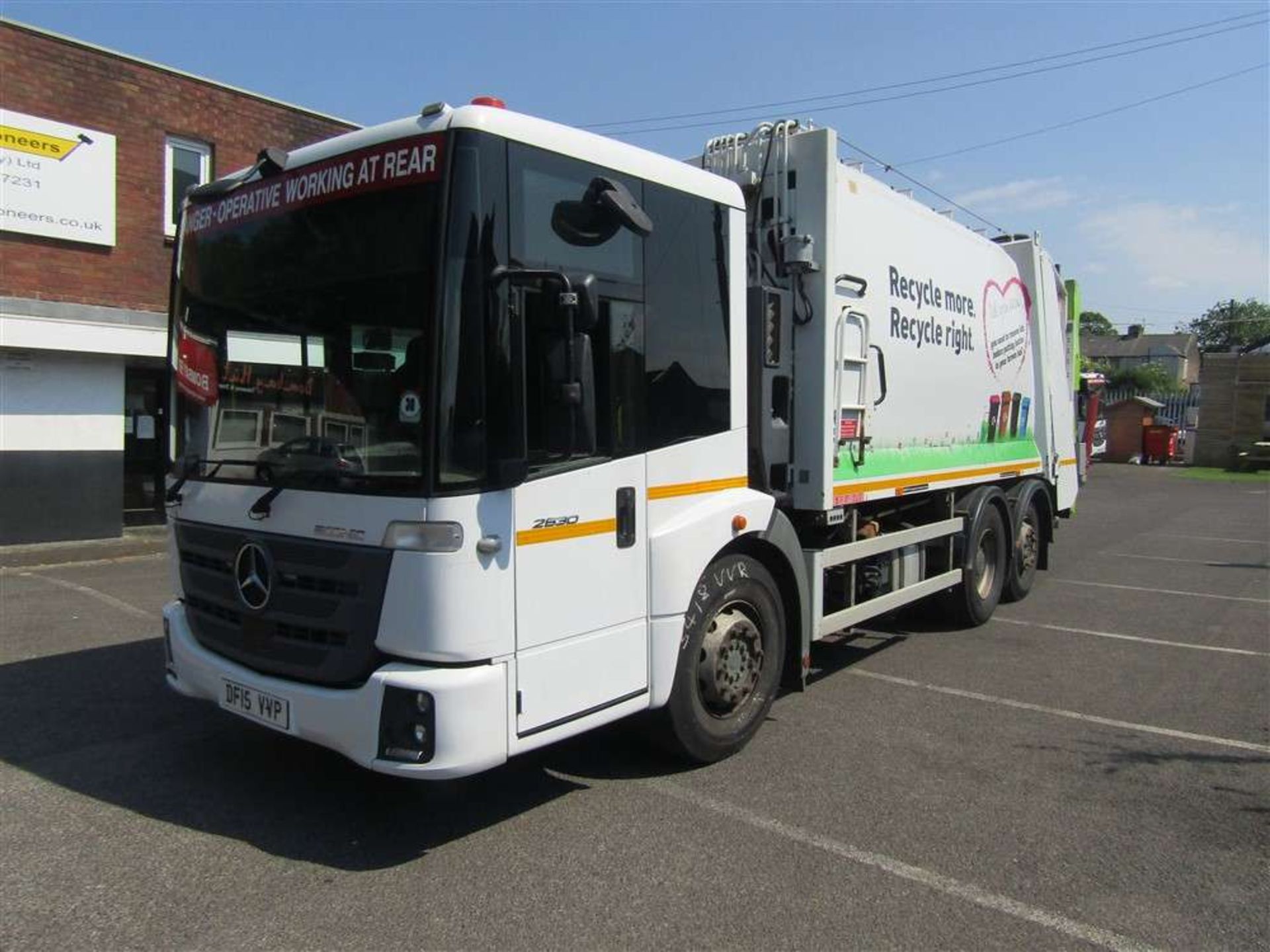 2015 15 reg Mercedes Econic 2630 Refuse Wagon (Direct Council) - Image 2 of 6