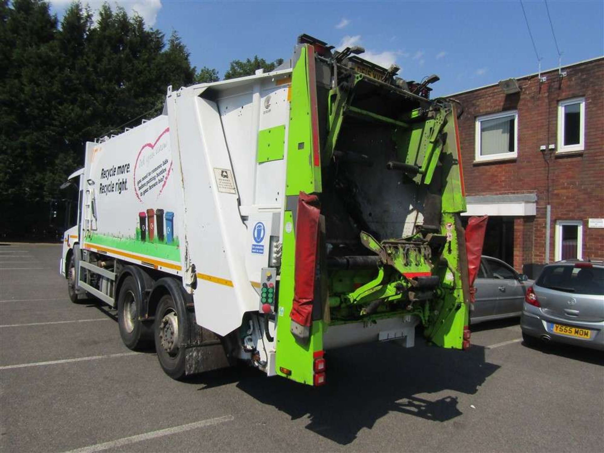 2015 15 reg Mercedes Econic 2630 Refuse Wagon (Direct Council) - Image 3 of 6