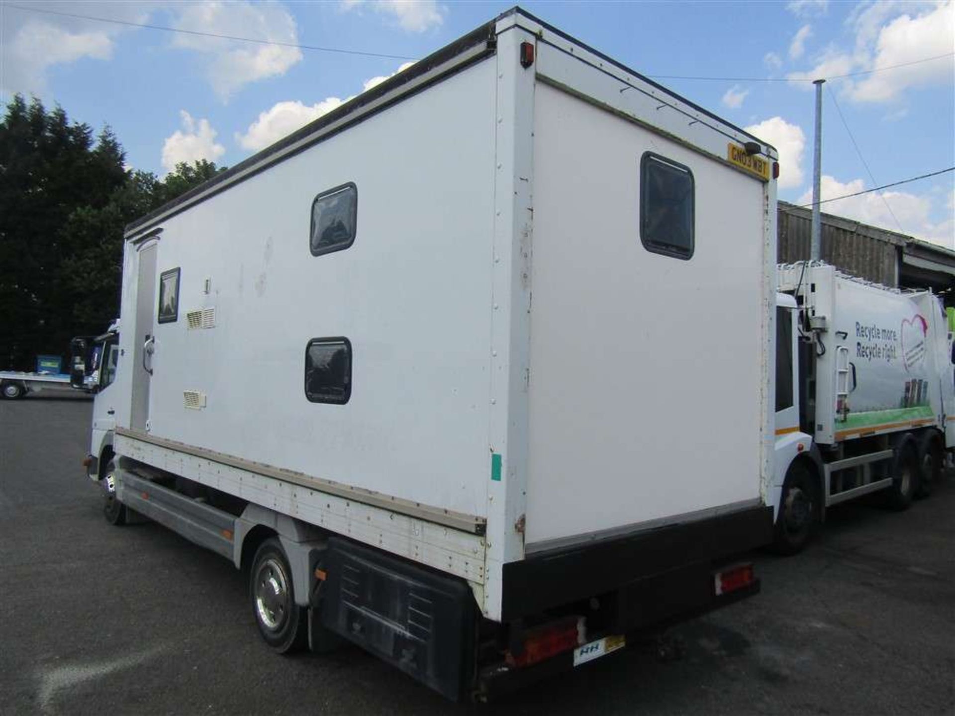 2003 03 reg Mercedes 815 7.5 ton Camper Conversion - Image 3 of 10