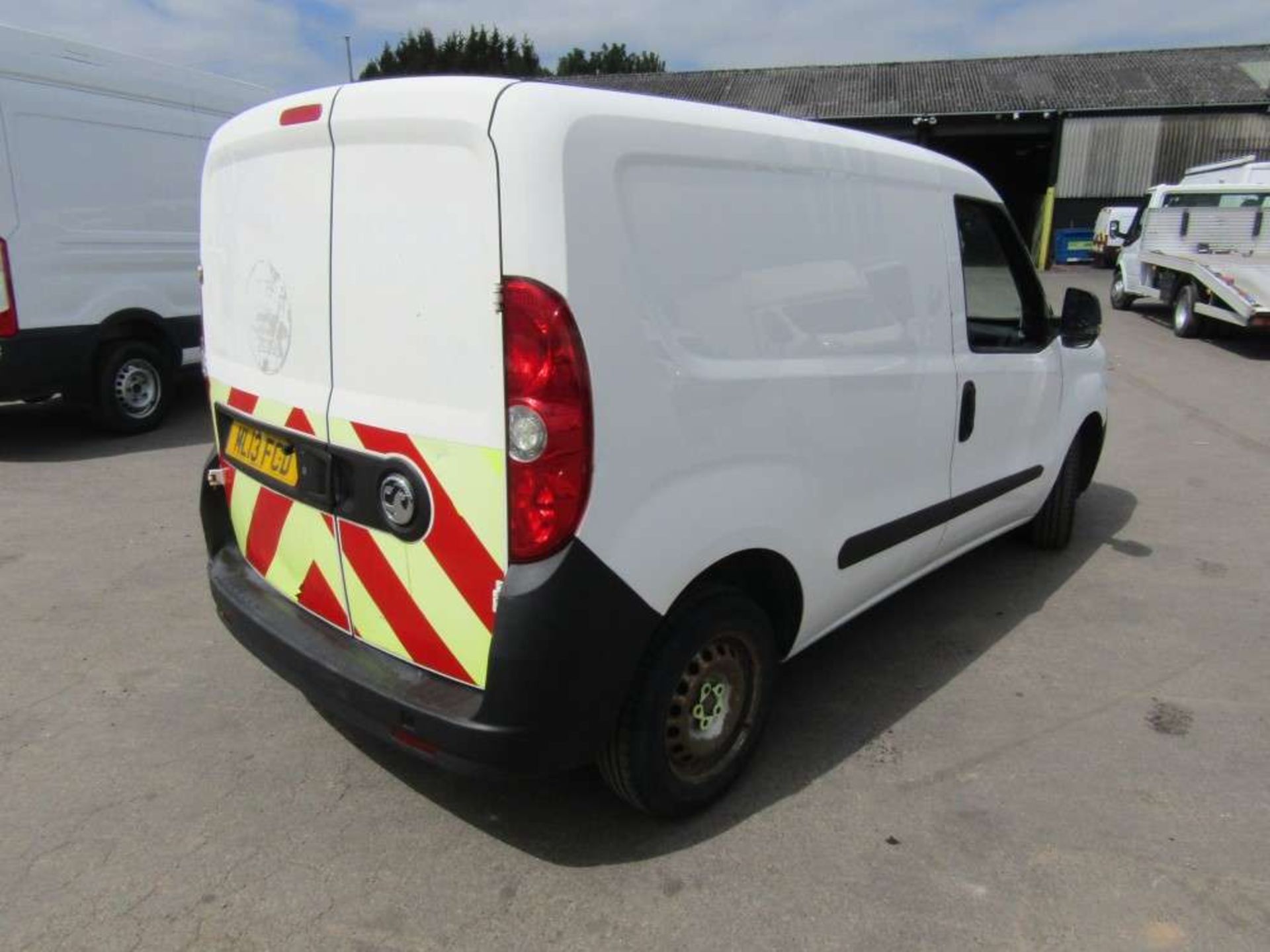 2013 13 reg Vauxhall Combo 2000 L1H1 CDTI SS E-Flex - Image 4 of 7