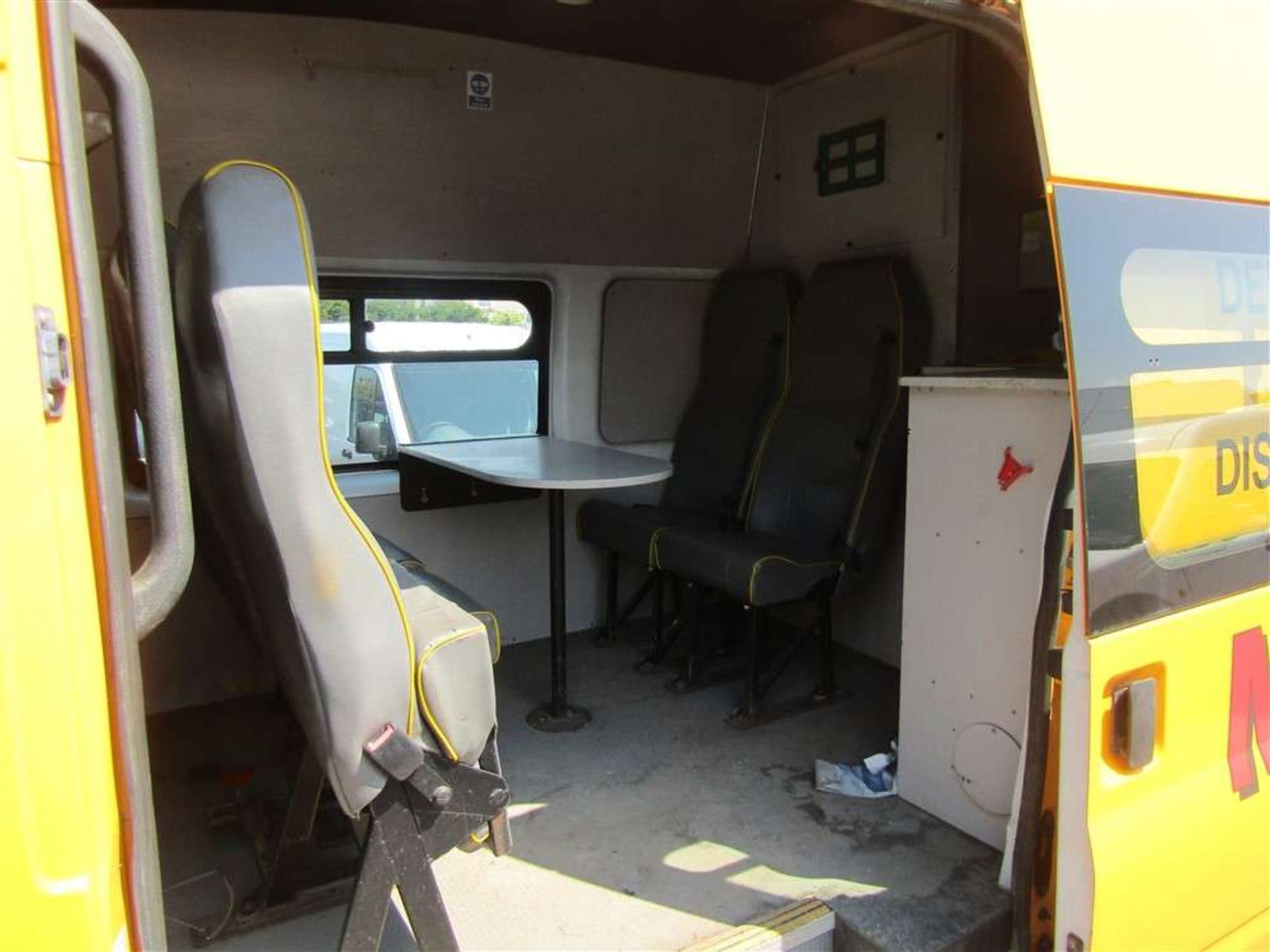 2011 11 reg Ford Transit 115 T350L RWD Welfare Unit - Image 5 of 9