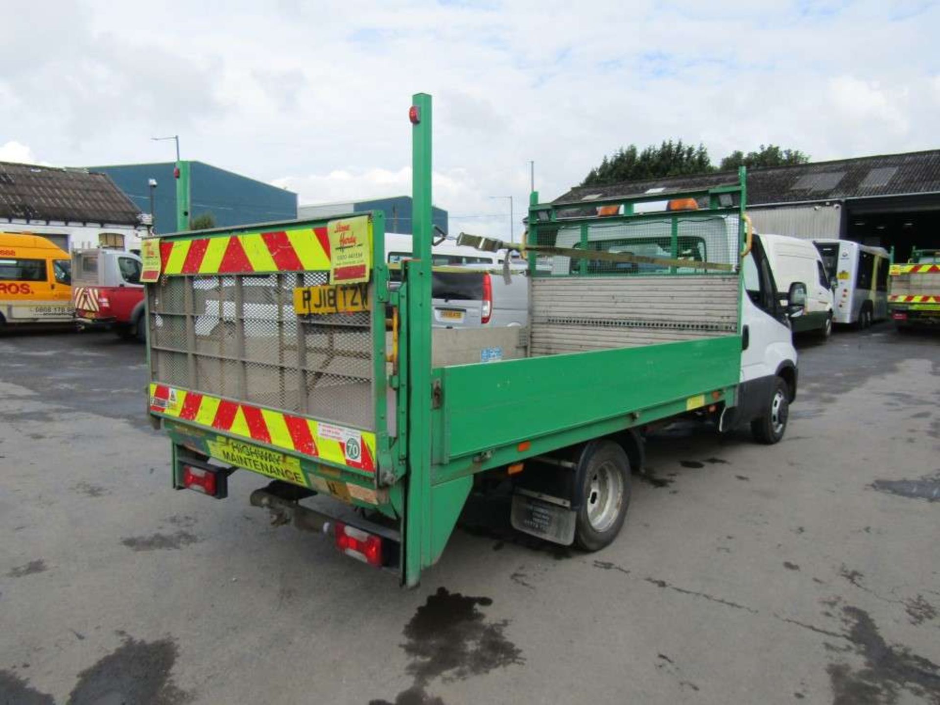 2018 18 reg Iveco Daily 35C14 Dropside - Image 5 of 7