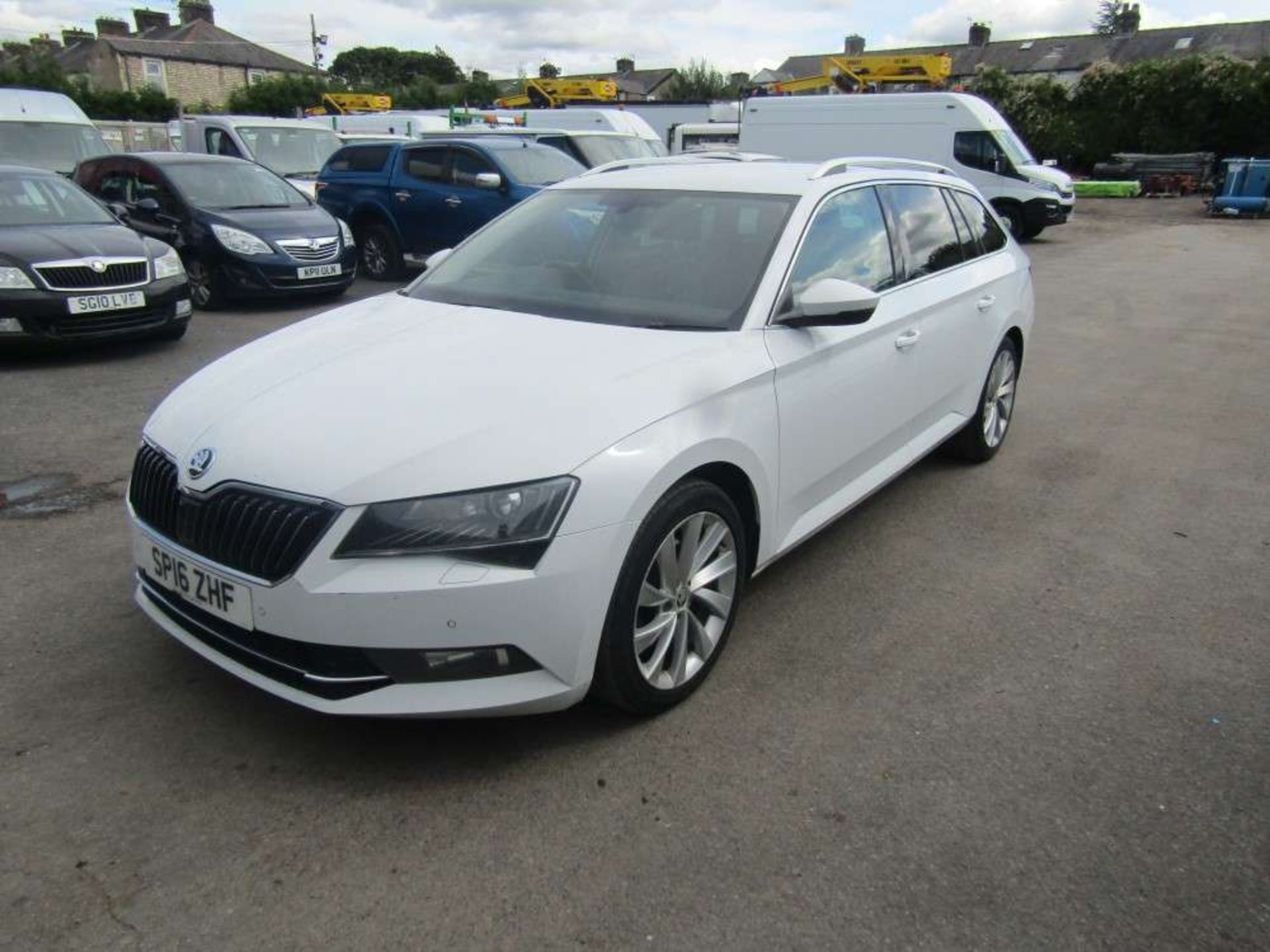 2016 16 reg Skoda Superb SE l Executive TDI S-A Estate - Image 2 of 6