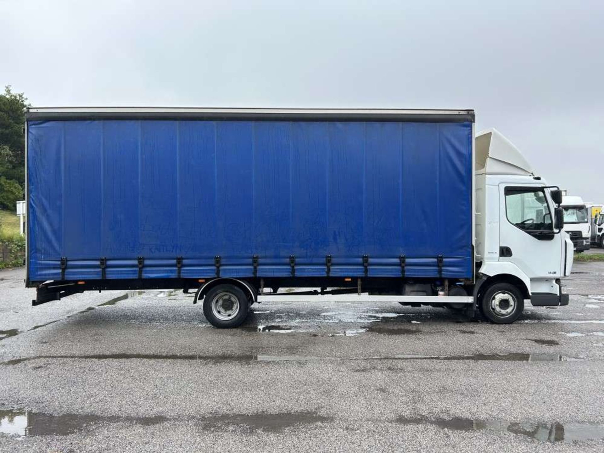 2013 13 reg Renault Midlum 180 DXI Curtain Sider (Sold on Site - Location Blackburn) - Image 7 of 15