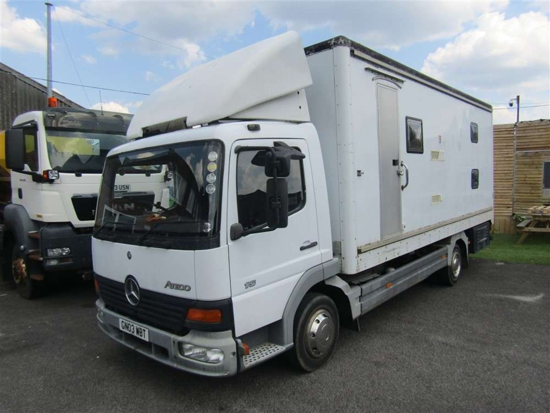 2003 03 reg Mercedes 815 7.5 ton Camper Conversion - Image 2 of 10