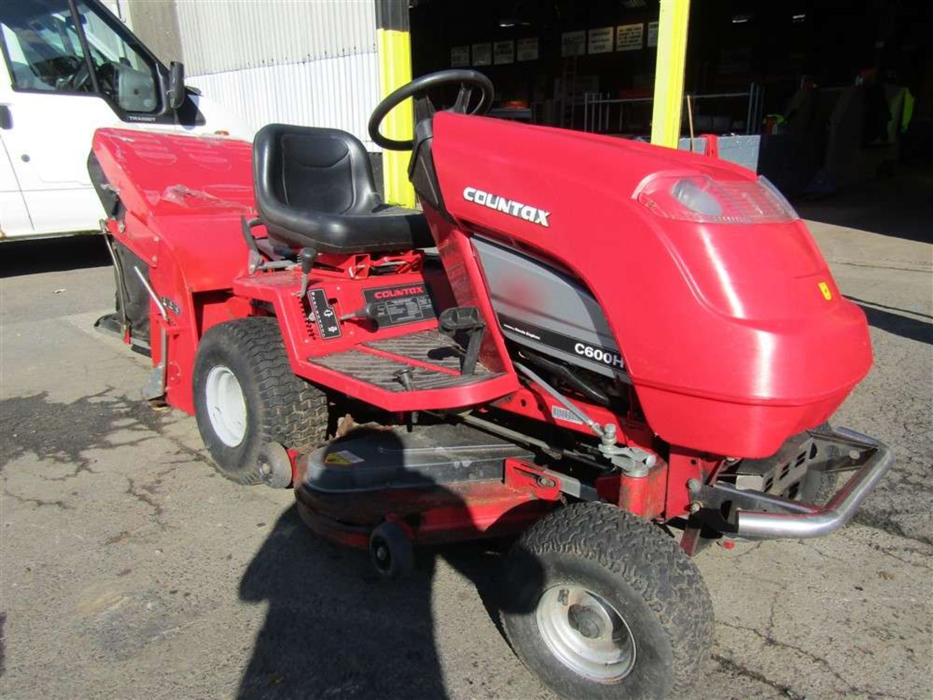 Countax C600H Petrol Ride on Mower with Honda Engine & Brush, Collector Box & Roller - Image 2 of 5