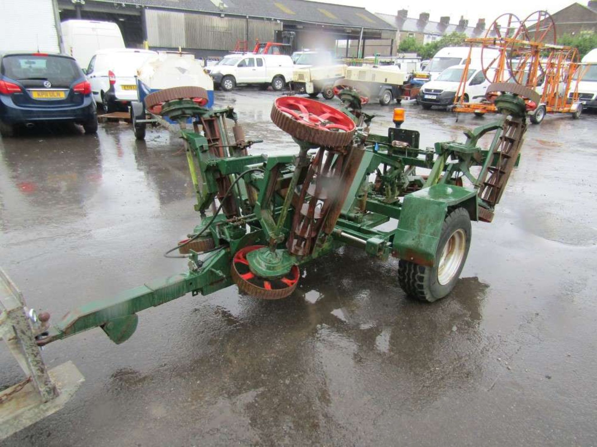 Lloyds Land Driven 5 Set Cylinder Mower with Road Tow Frame - Image 2 of 4