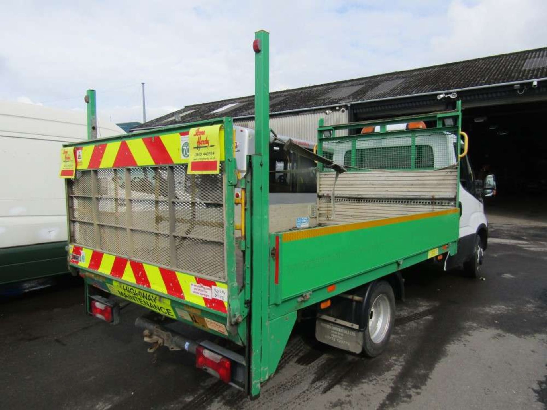 2018 18 reg Iveco Daily 35C14 Dropside - Image 4 of 7