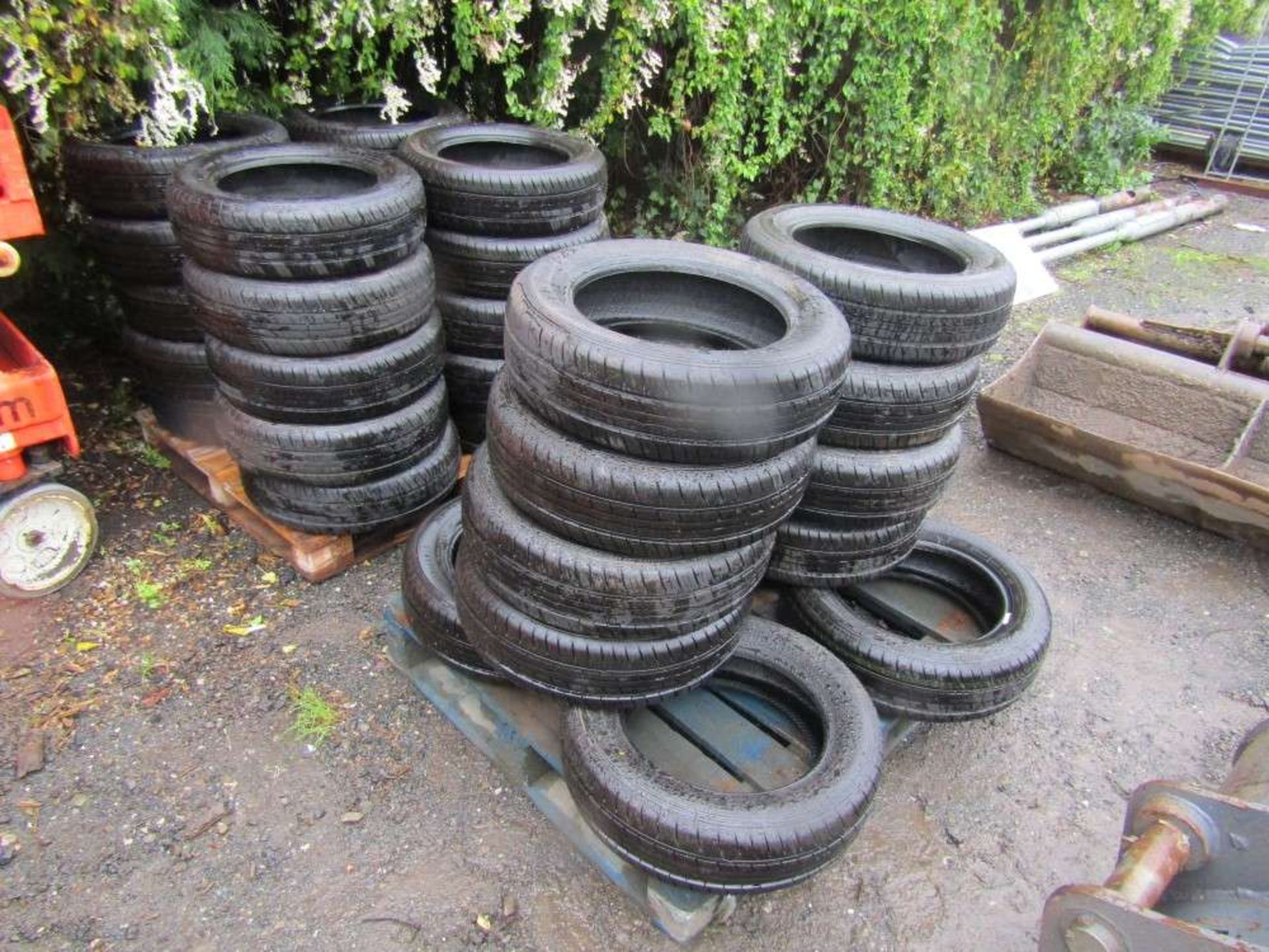 32 As New Tyres 175/65R15 (Direct Council) - Image 2 of 2