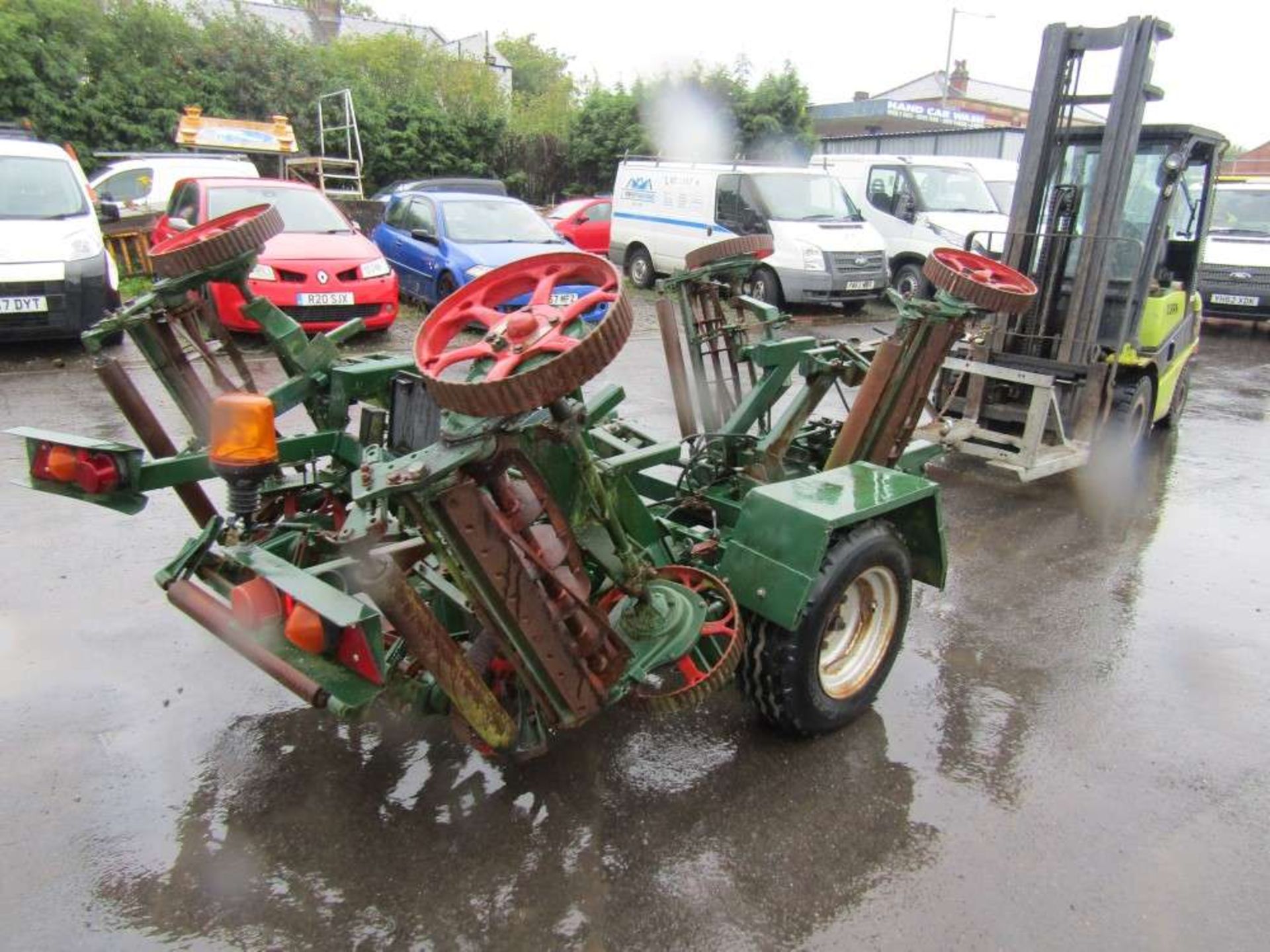 Lloyds Land Driven 5 Set Cylinder Mower with Road Tow Frame - Image 4 of 4