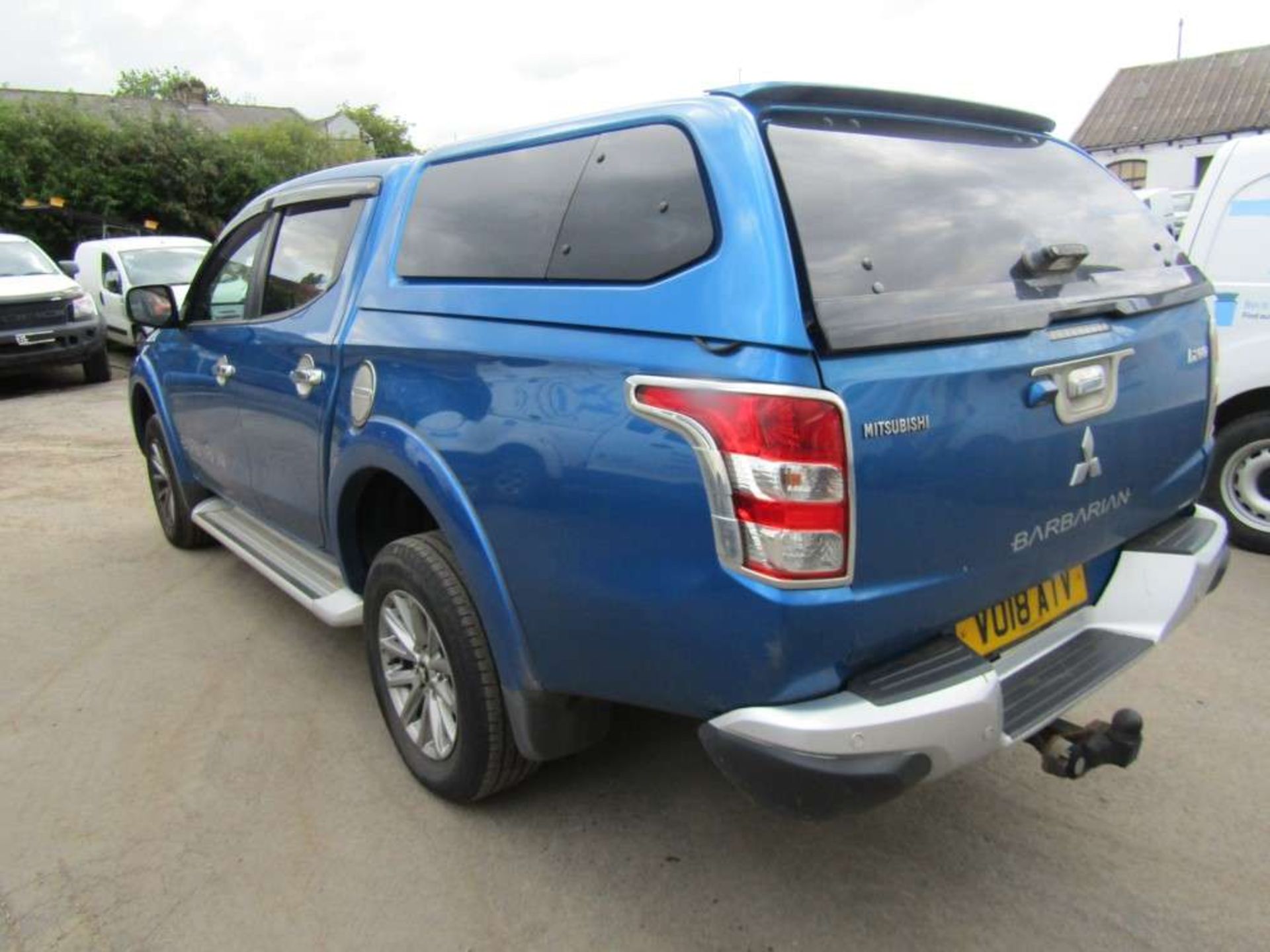 2018 18 reg Mitsubishi L200 Barbarian DI-D Auto - Image 3 of 6