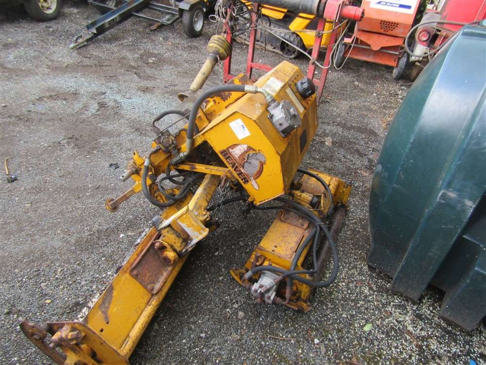 Beaver LM308 3 Gang PTO Driven 3 point Linkage Tractor Mower - Image 2 of 2