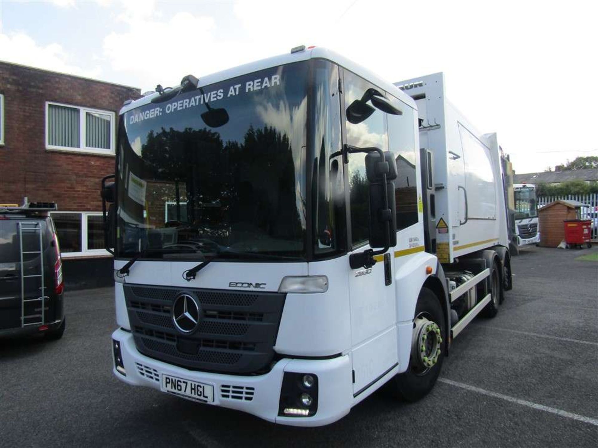 2017 67 reg Mercedes Econic 2630 Refuse Wagon (Direct Council) - Image 2 of 6