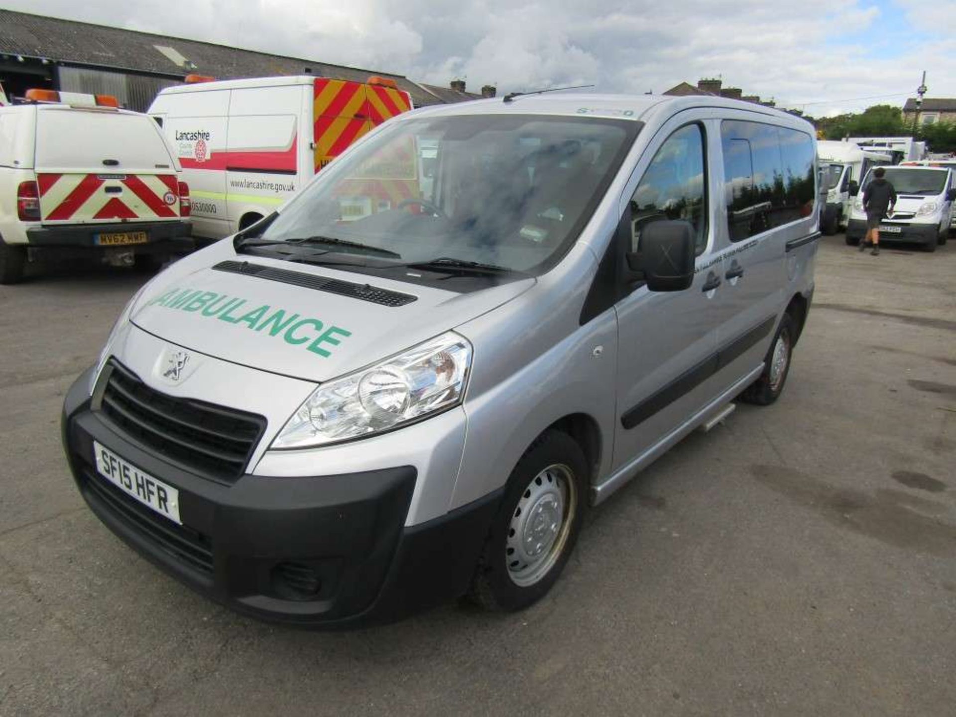 2015 15 reg Peugeot Independence SE Ambulance - Image 2 of 7