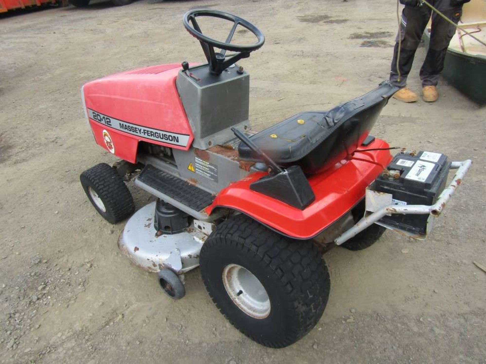 Massey Ferguson 20-12 Ride On Mower - Image 4 of 5