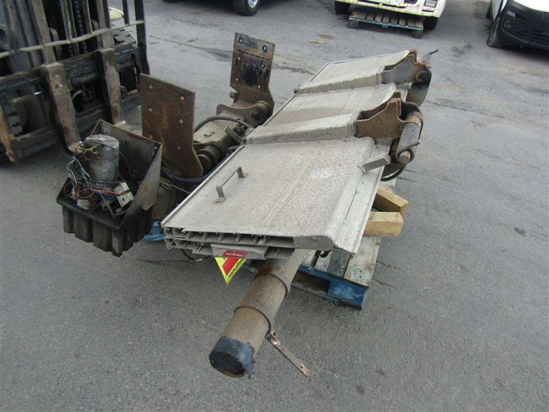 Anteo RP003-REP15 Lorry Tail Lift - Image 2 of 2