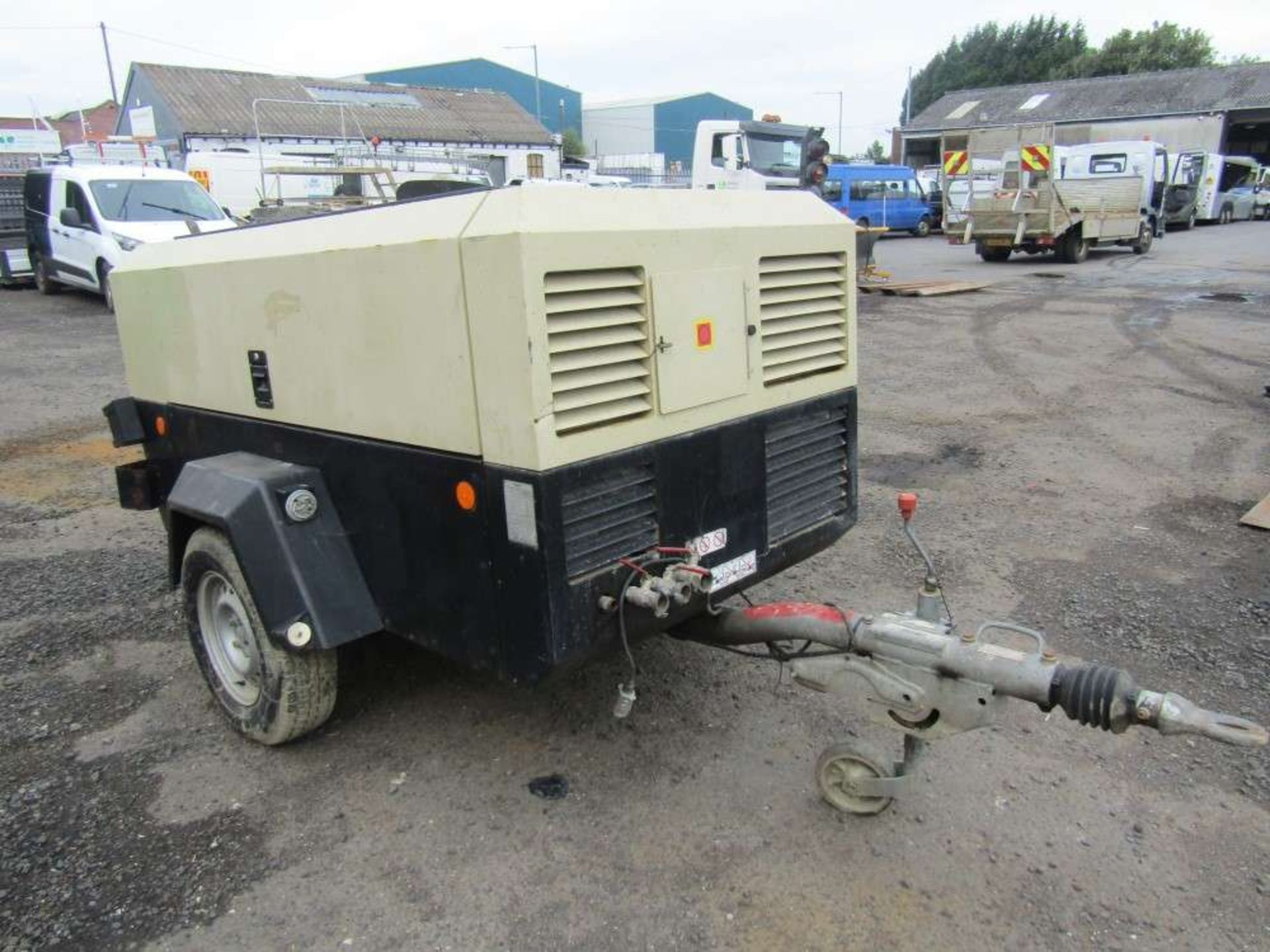 2015 Ingersoll Rand 773 260cfm Compressor - Image 2 of 7