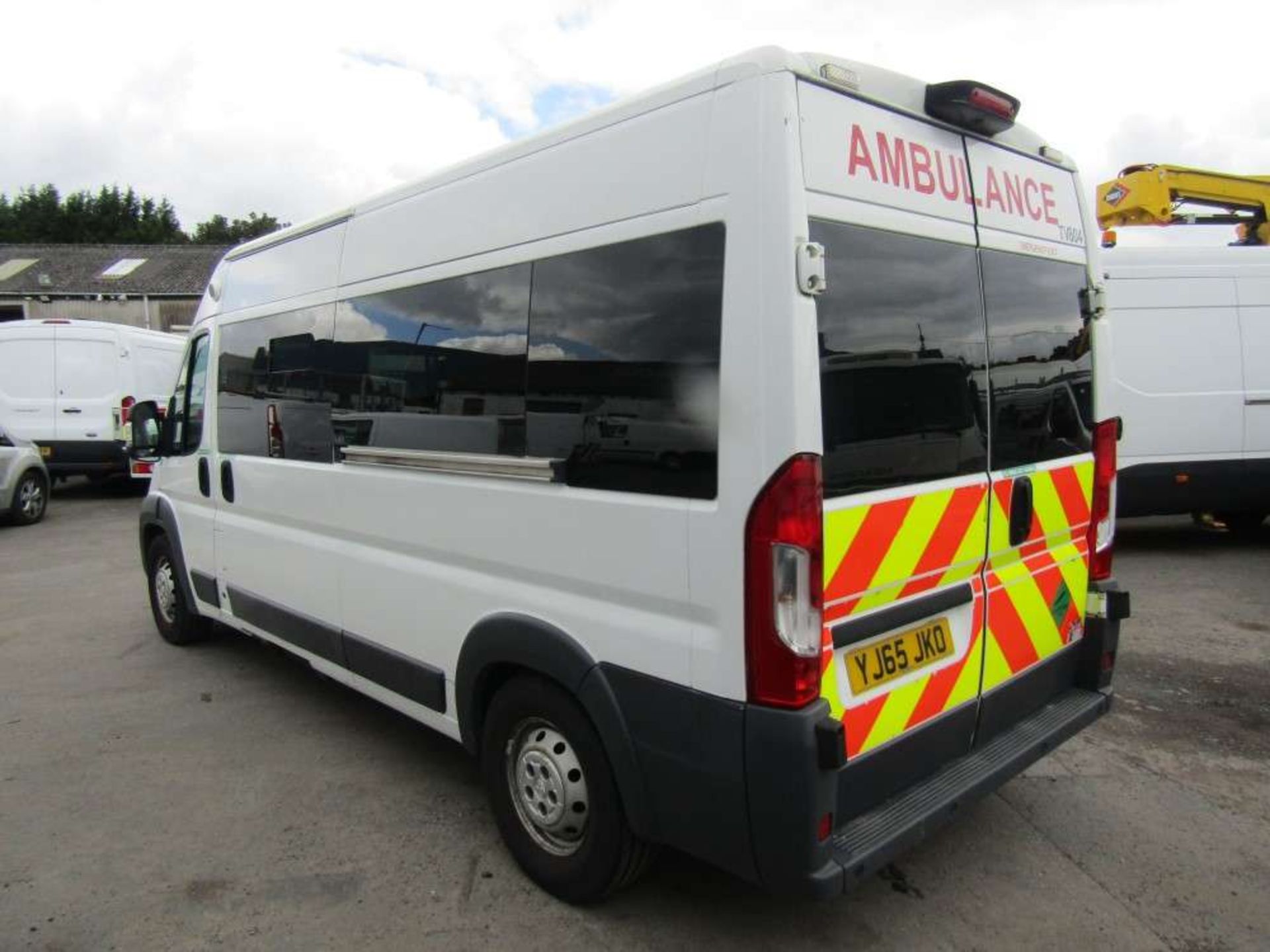 2015 65 reg Peugeot Boxer 435 L3H2 HDI Ambulance - Image 3 of 9