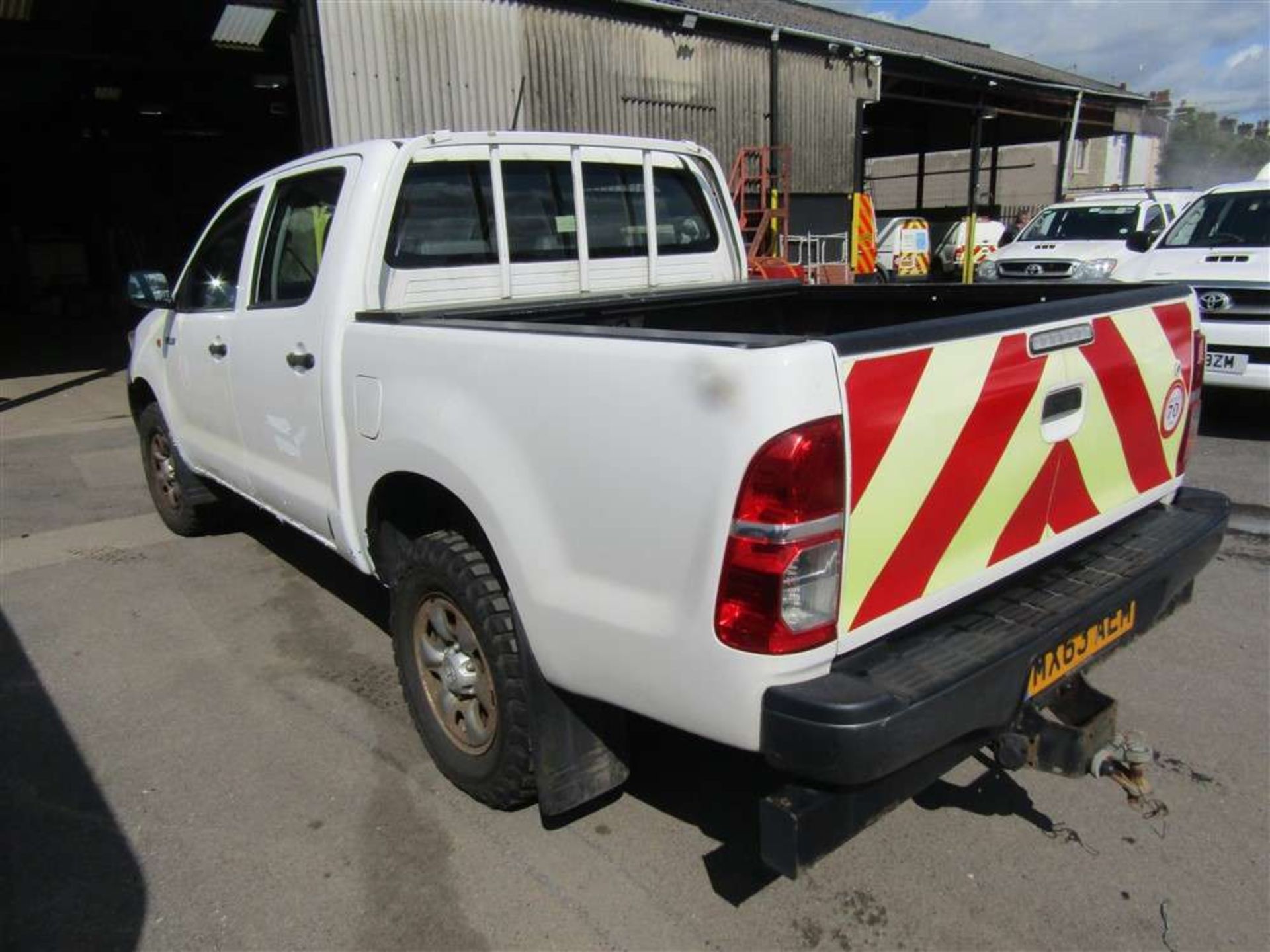 2013 63 reg Toyota Hilux HL2 D-4D 4 x 4 DCB (Direct United Utilities Water) - Image 3 of 6