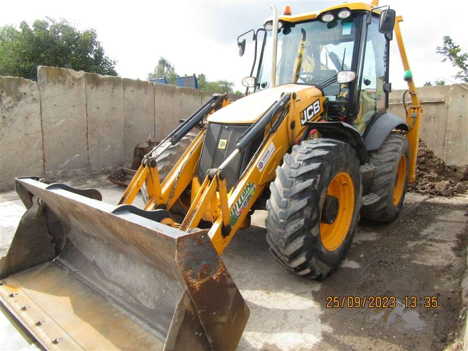 2014 14 reg JCB 4CX Super Site Master with Pole Height Limiters Spec & 4 Buckets - Image 6 of 10