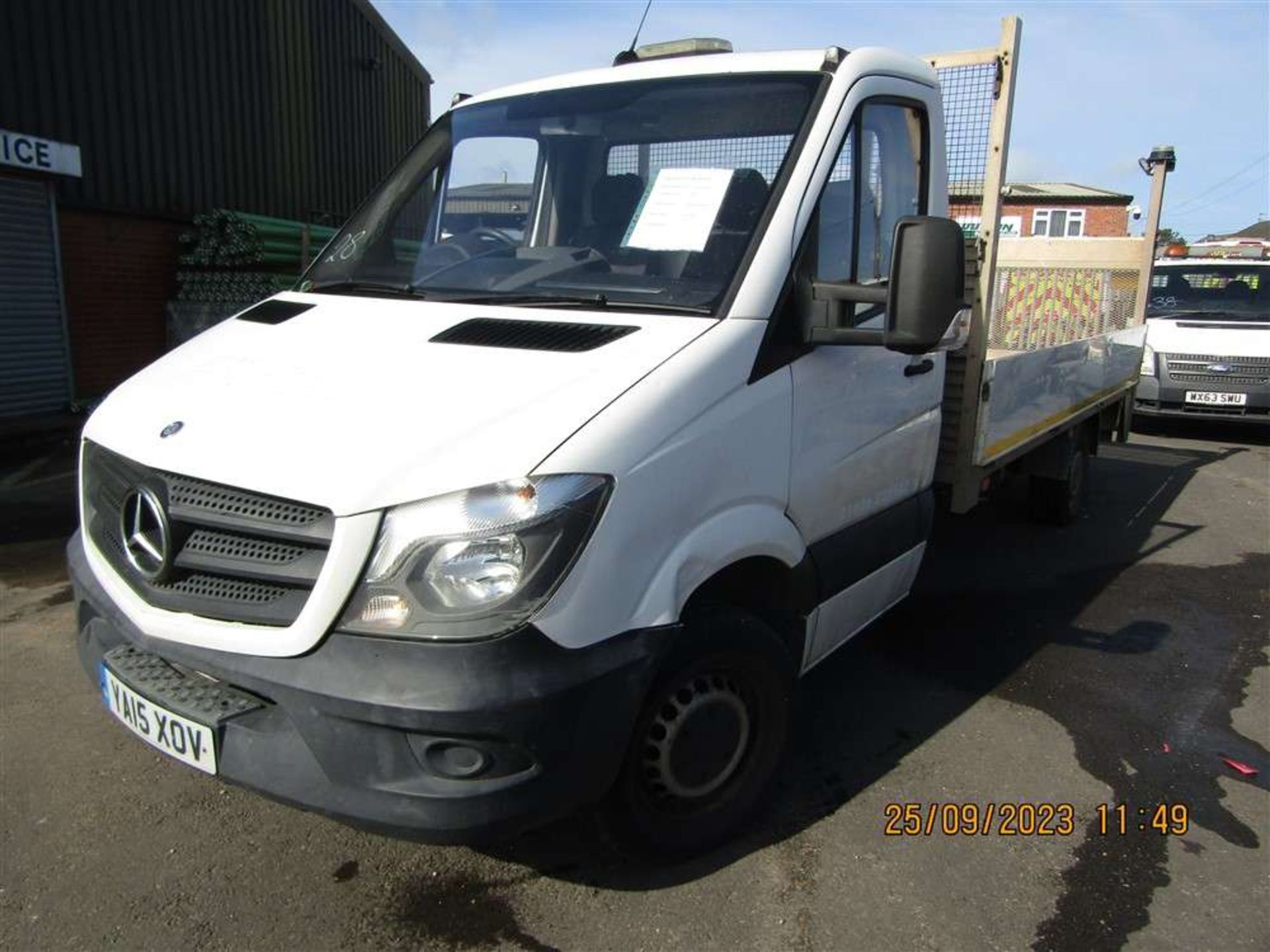 2015 15 reg Mercedes Sprinter 313 CDI 3.5t Dropside c/w Tail lift - Image 2 of 6