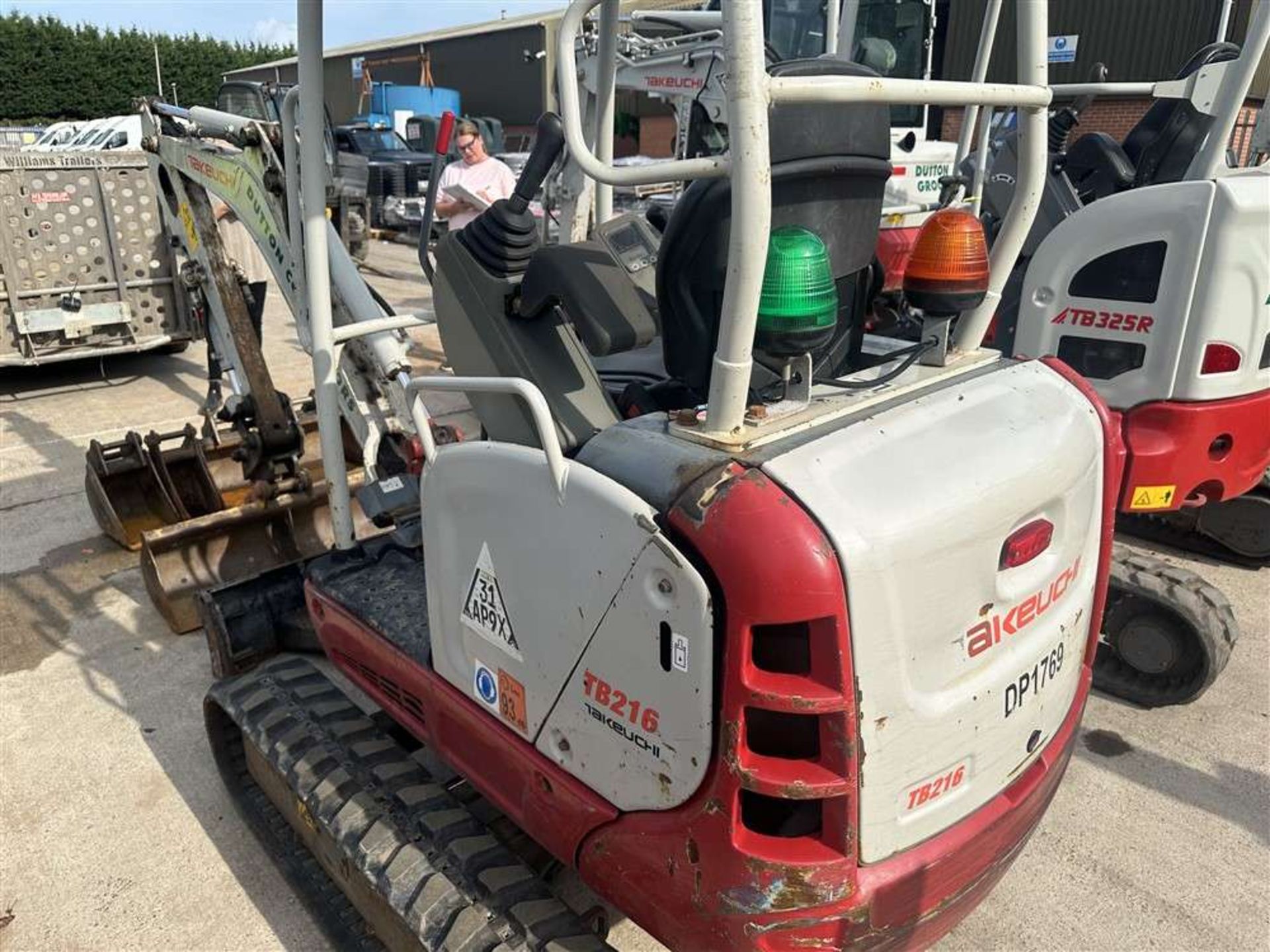 2017 Takeuchi TB216 Tracked Excavator c/w 5 x Buckets - Image 3 of 7