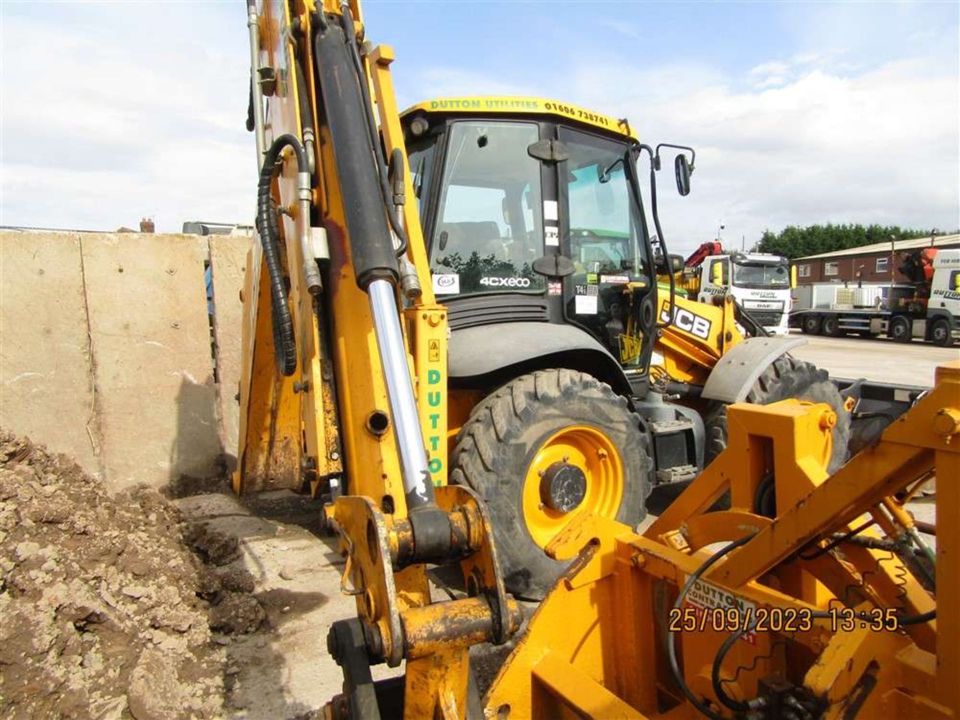 2014 14 reg JCB 4CX Super Site Master with Pole Height Limiters Spec & 4 Buckets - Image 3 of 10