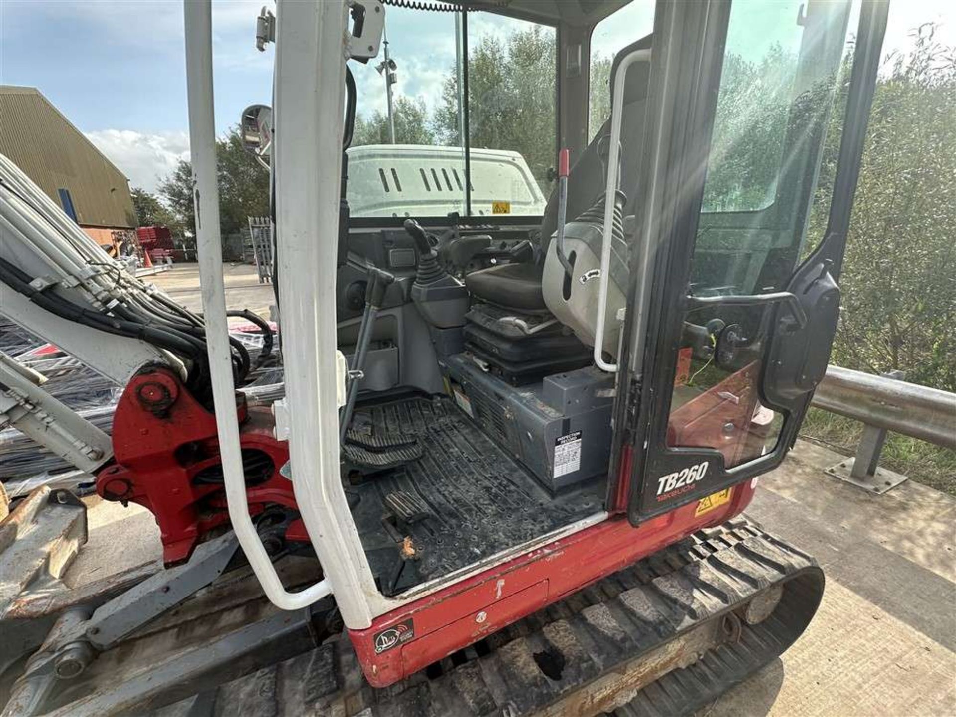 2019 Takeuchi TB260 Tracked Excavator c/w 4 x Buckets & Air Con - Image 7 of 9