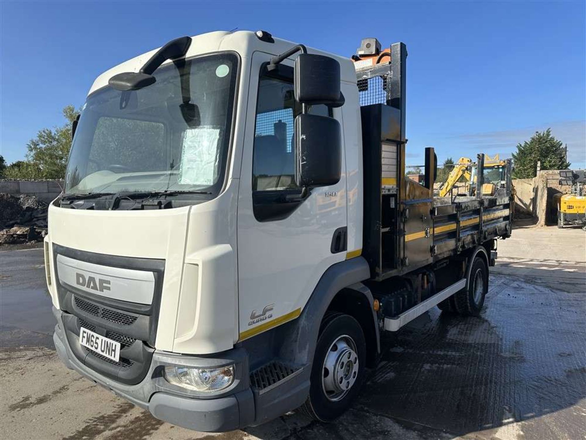 2016 65 reg DAF LF150 Euro 6 Tipper - Image 2 of 6