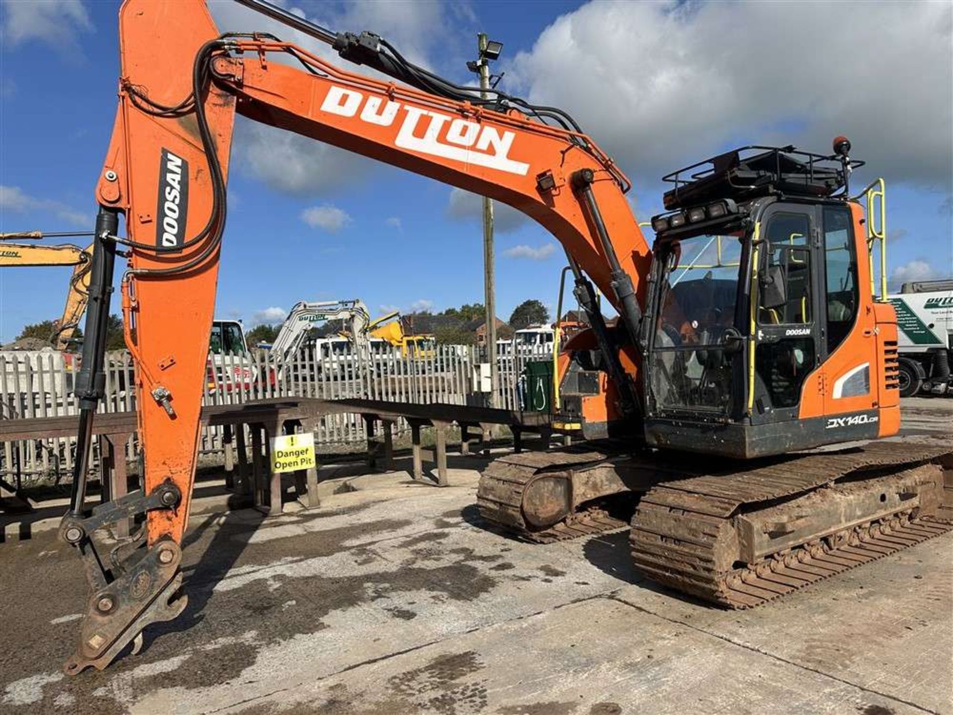 2018 Doosan DX140 LCR 14 ton 360 Degree Excavator