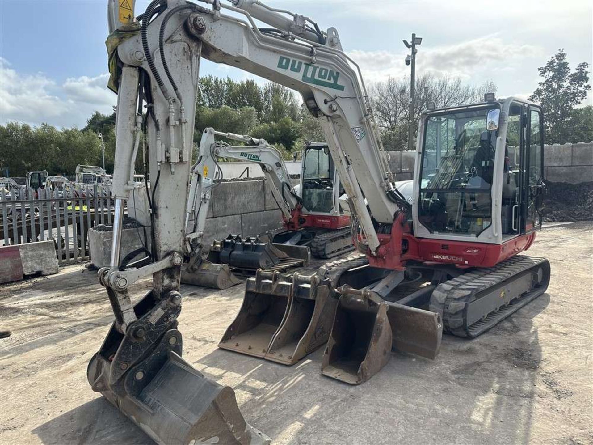 2022 Takeuchi TB370 Tracked Excavator c/w Coded Key, Air Con, On Board Fuelling Station - Image 2 of 6