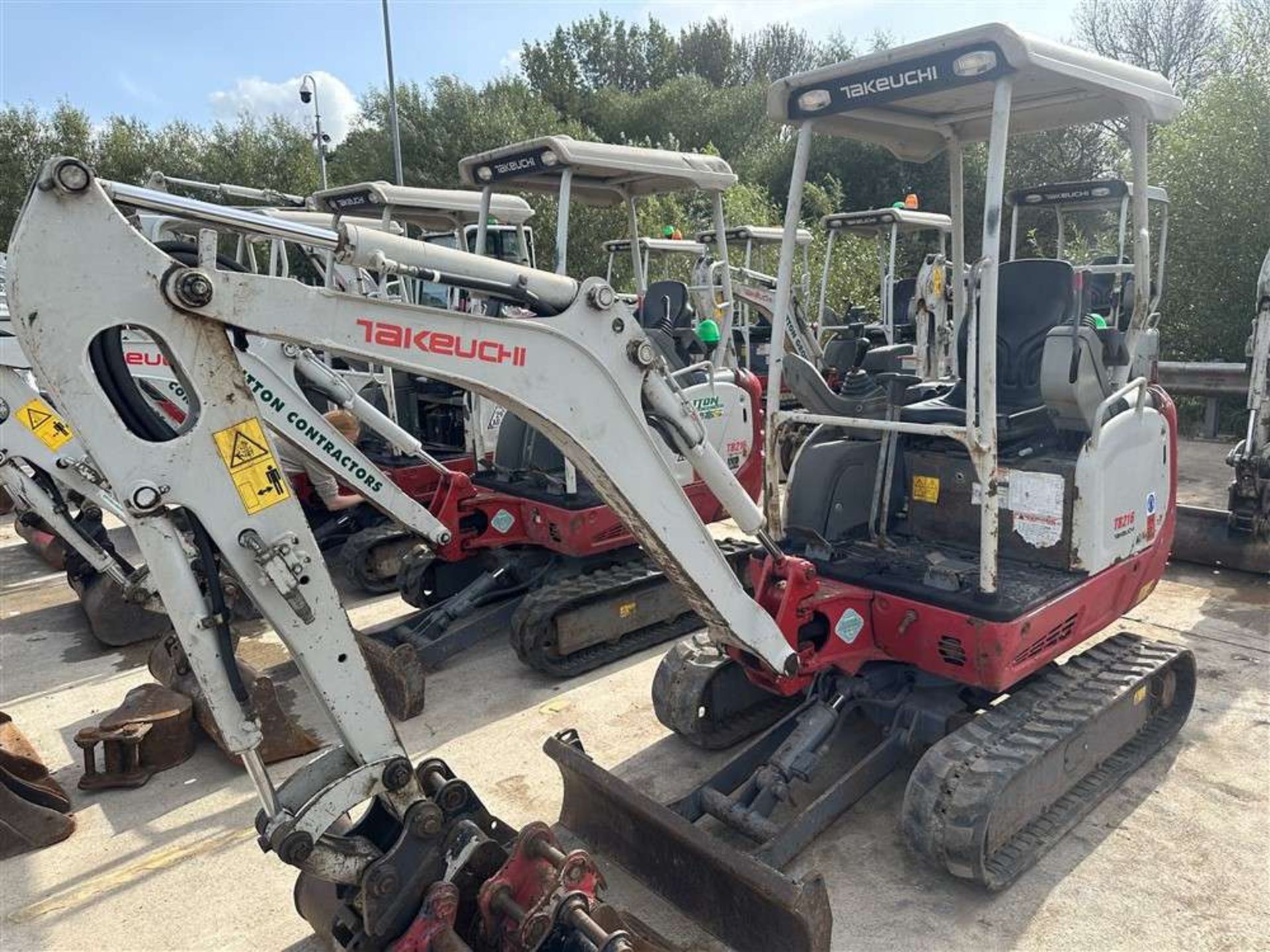 2017 Takeuchi TB216 Tracked Excavator c/w 4 x Buckets - Image 2 of 7