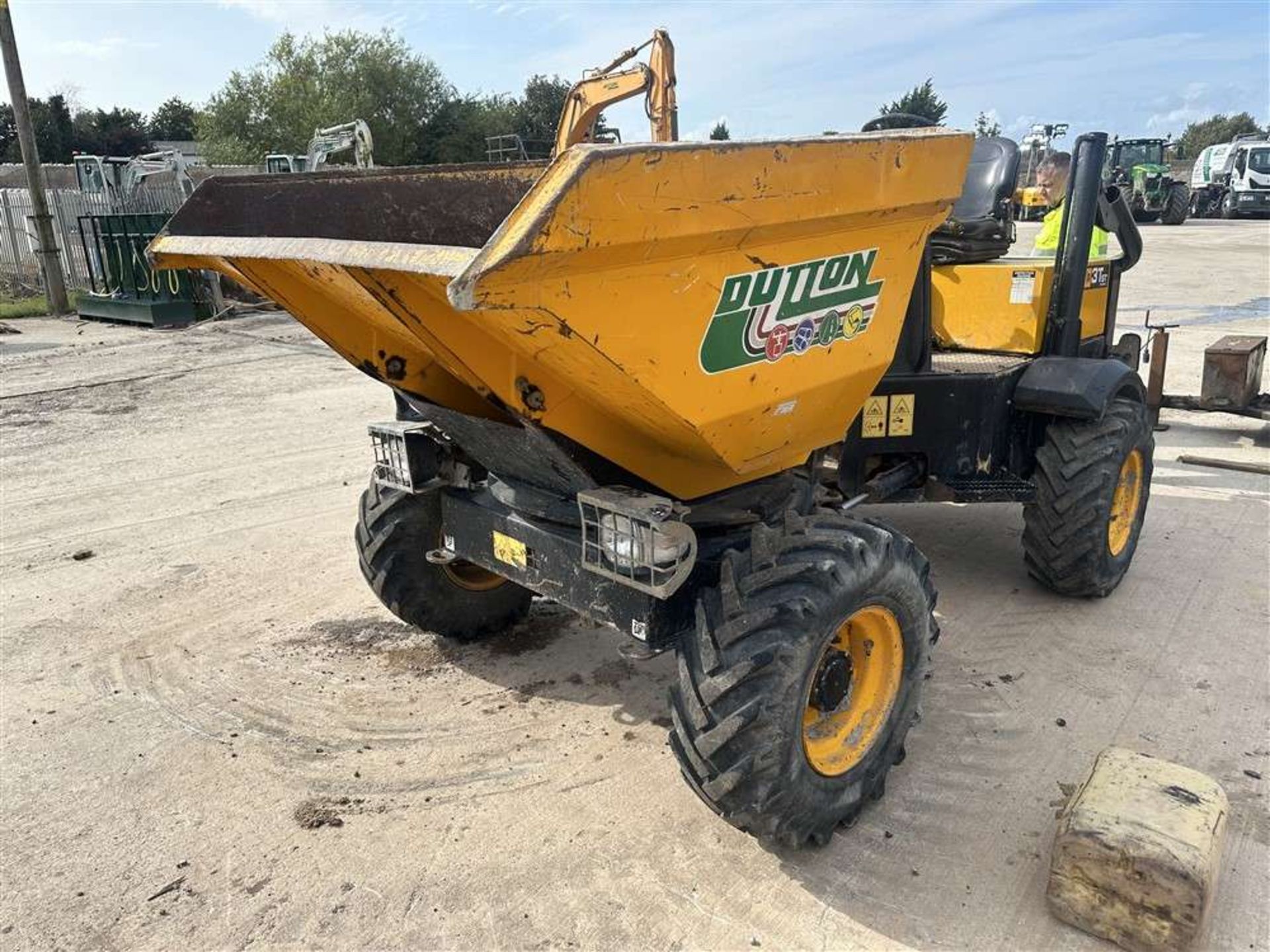 2017 17 reg JCB 3T ST Manual Swivel Skip Dumper - Road Legal - Image 3 of 6