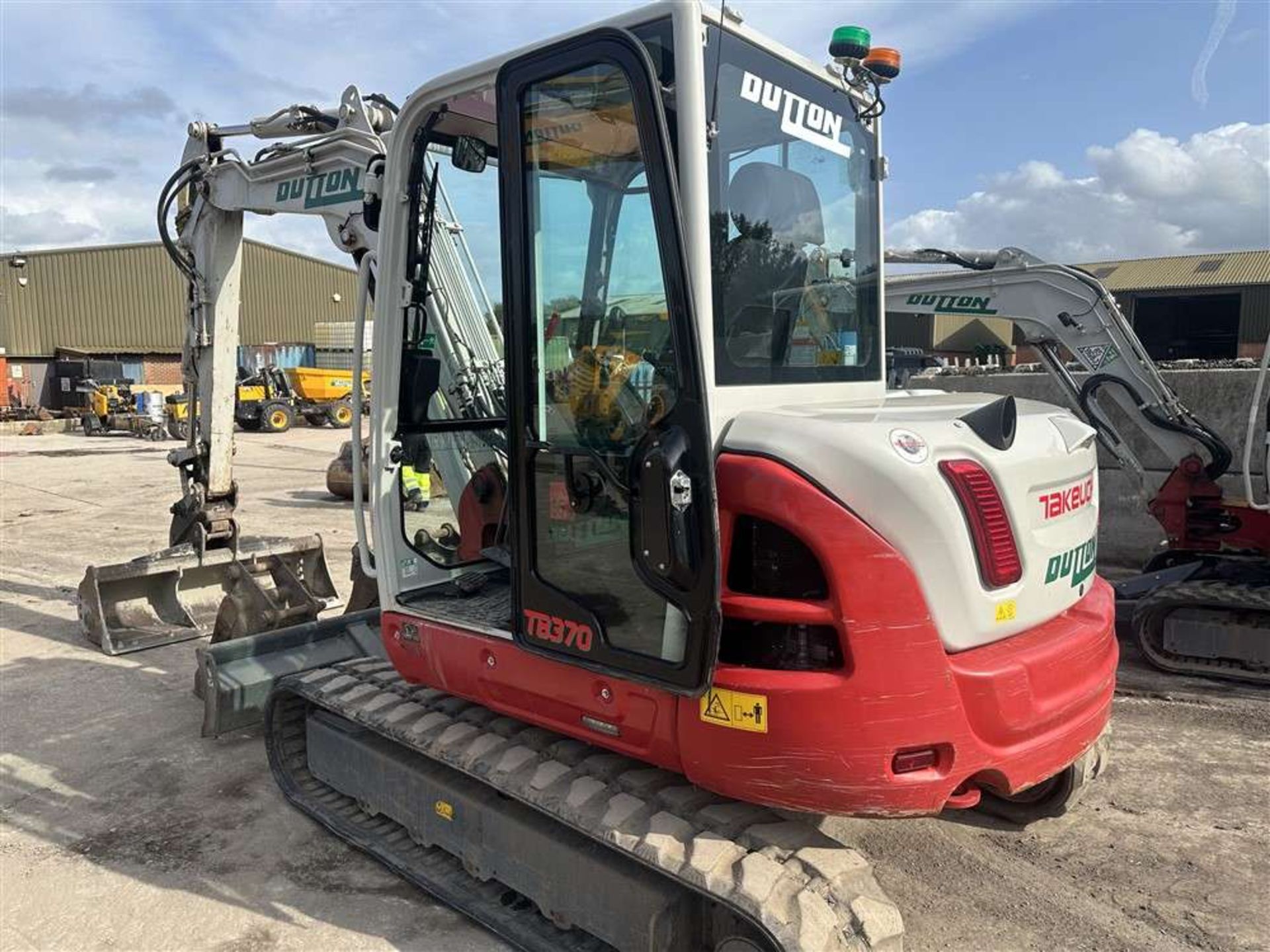 2022 Takeuchi TB370 Tracked Excavator c/w Coded Key, Air Con, On Board Fuelling Station - Image 3 of 6