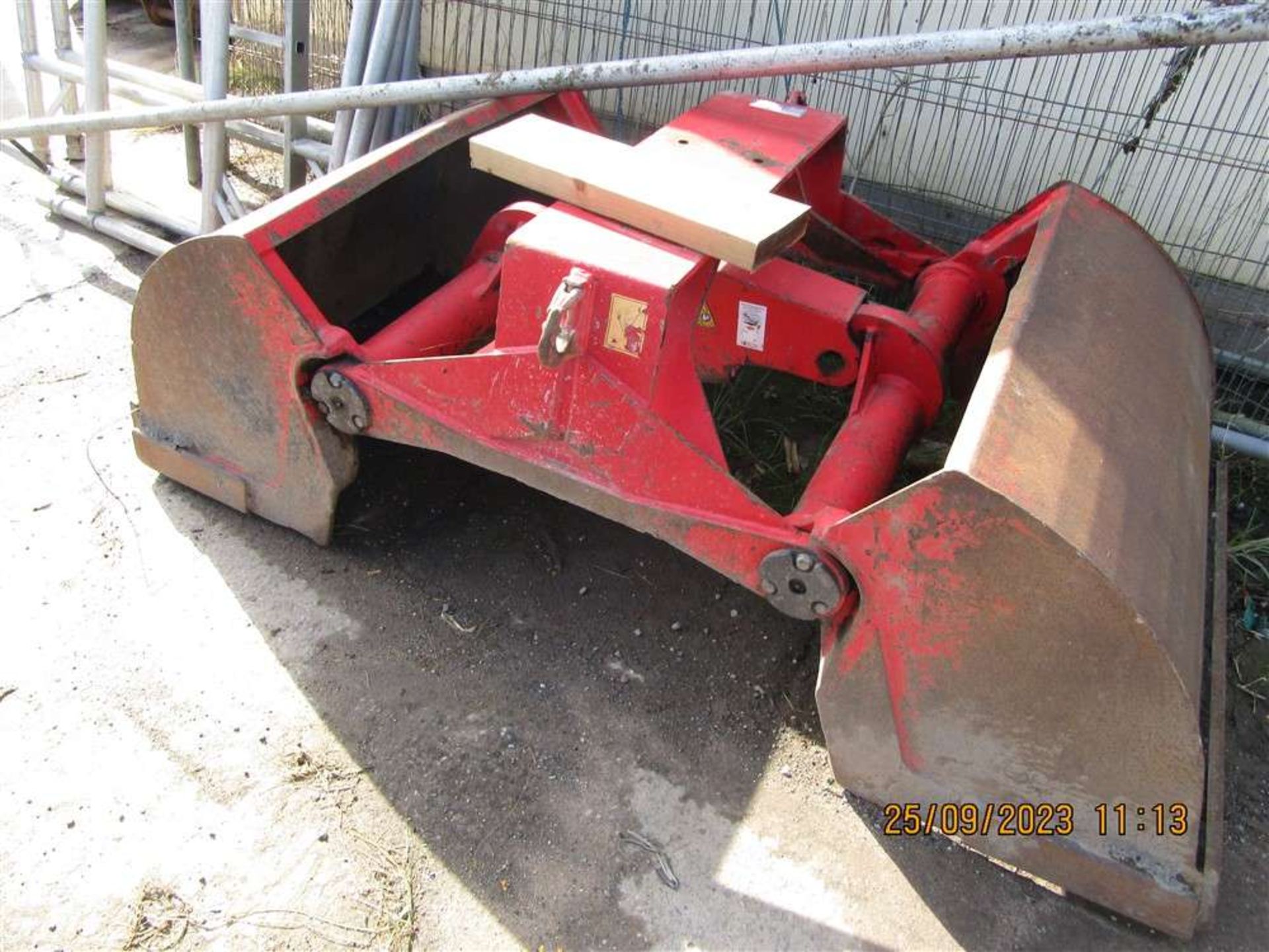 2008 58 reg MAN 26.364 6 Whl Tipper c/w Crane, Brick Grab & Clamshell Bucket - Image 7 of 8