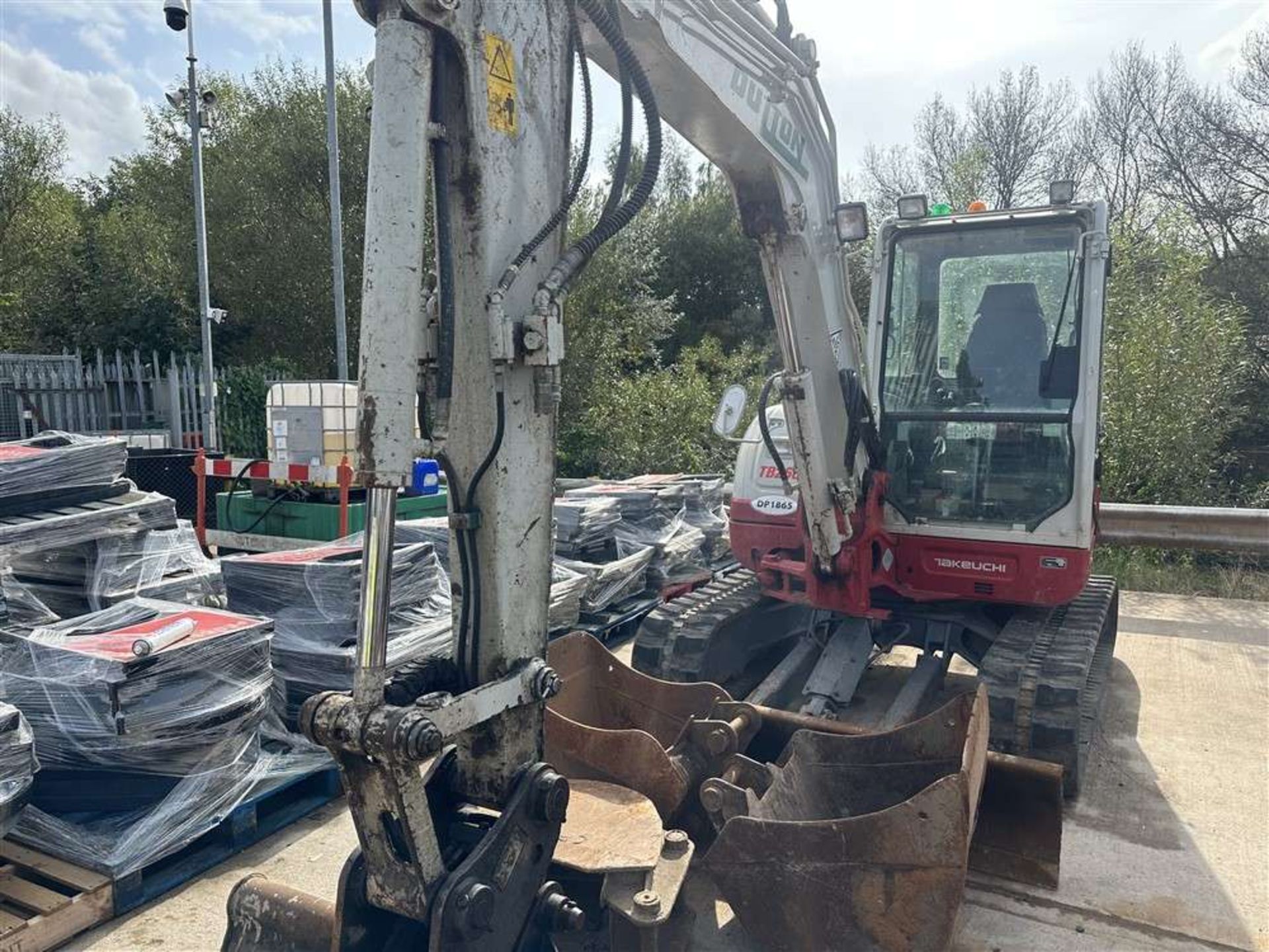 2019 Takeuchi TB260 Tracked Excavator c/w 4 x Buckets & Air Con - Image 2 of 9