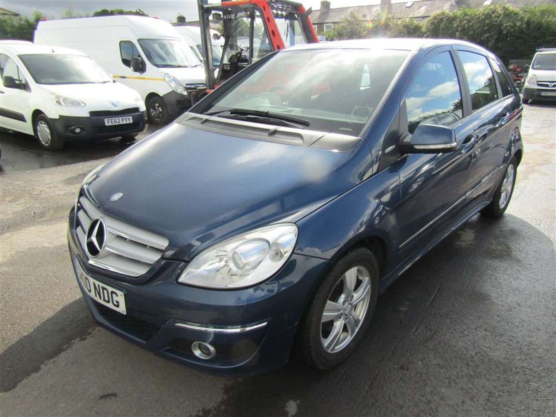 2010 10 reg Mercedes Bens B180 Blue Efficiency SE - Image 2 of 6