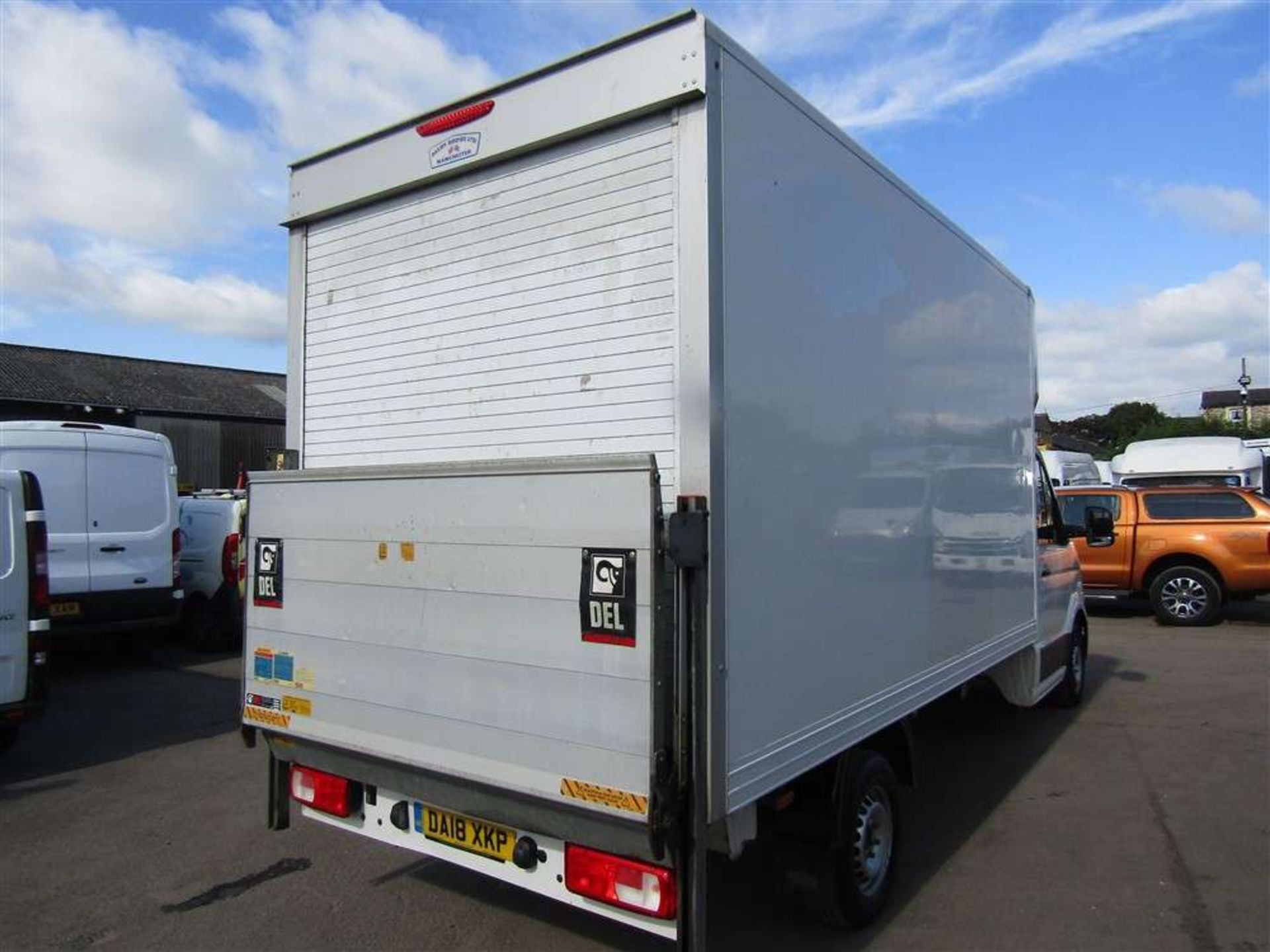 2018 18 reg VW Crafter CR35 Startline TDI Luton with Tail Lift - Image 4 of 7