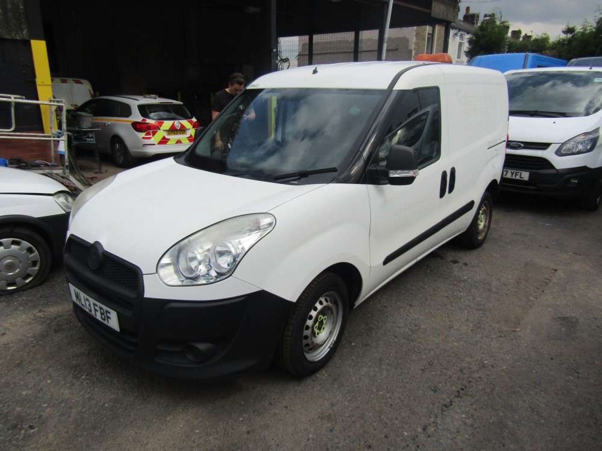 2013 13 reg Vauxhall Combo L1H1 SS E-Flex (Non Runner) - Image 2 of 6