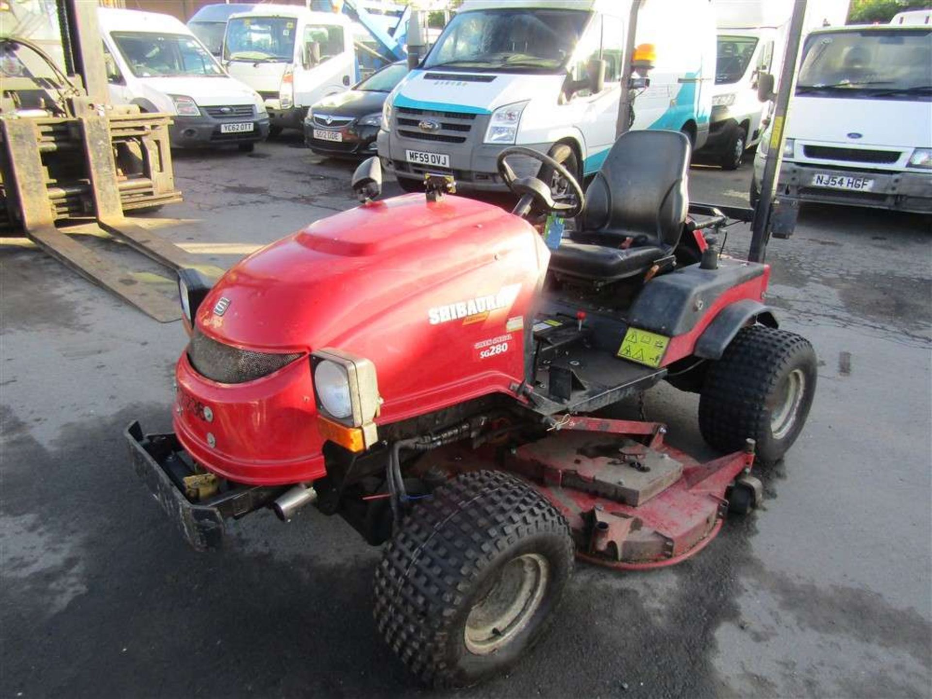 Shibaura Green Special SG280 Ride On Mower (Direct Council - Image 2 of 5